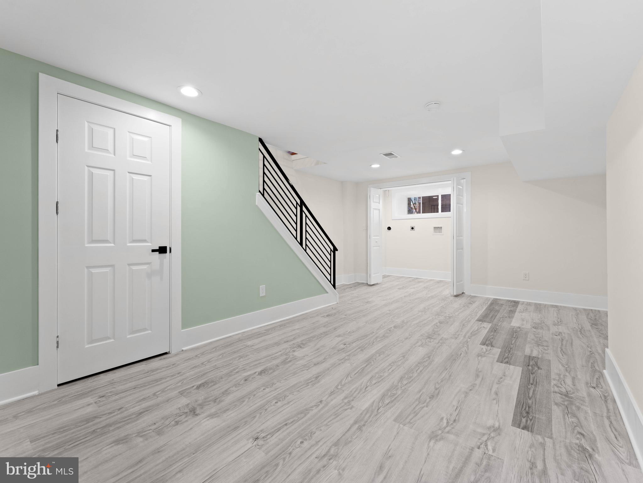 WEST OAK LANE - Residential