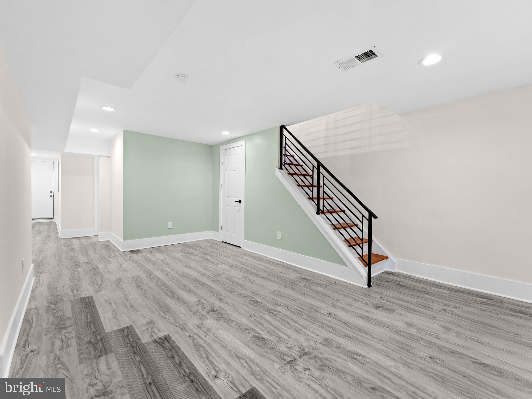 WEST OAK LANE - Residential