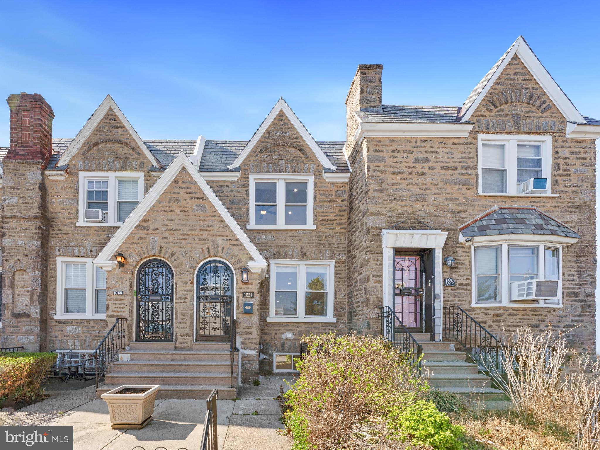 WEST OAK LANE - Residential