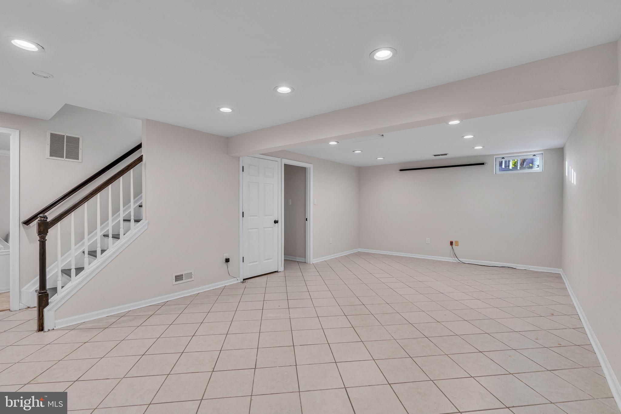 DORCHESTER - ST. CHARLES - Residential