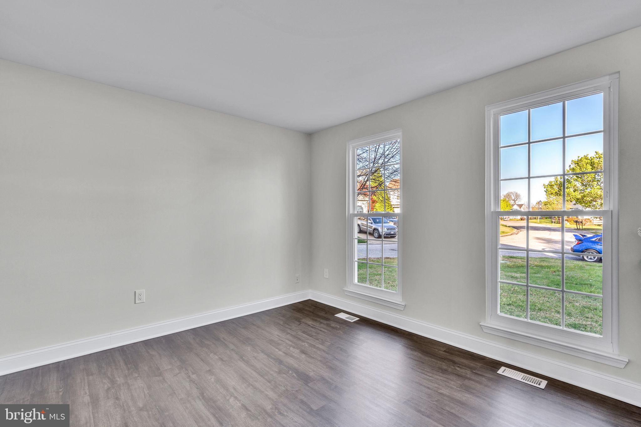 DORCHESTER - ST. CHARLES - Residential