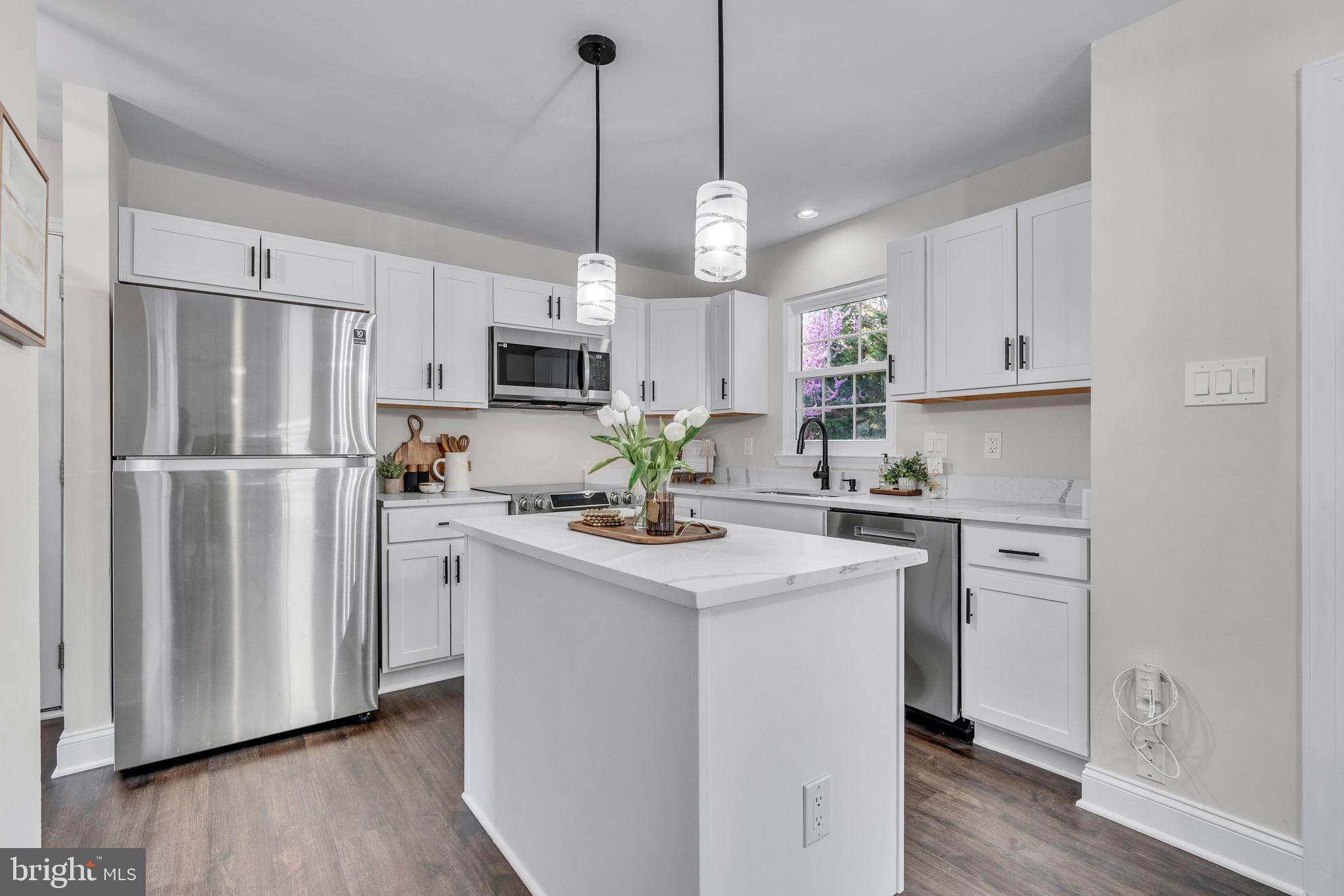 DORCHESTER - ST. CHARLES - Residential