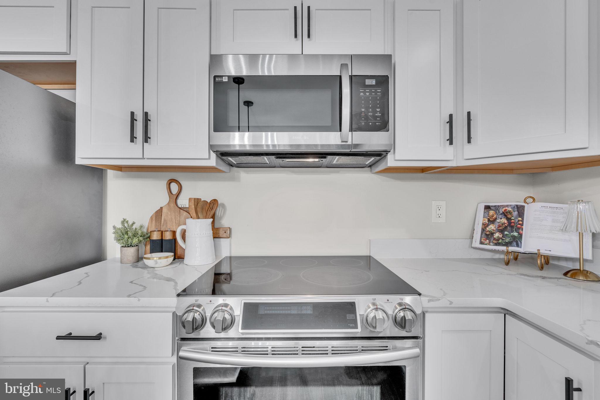 DORCHESTER - ST. CHARLES - Residential