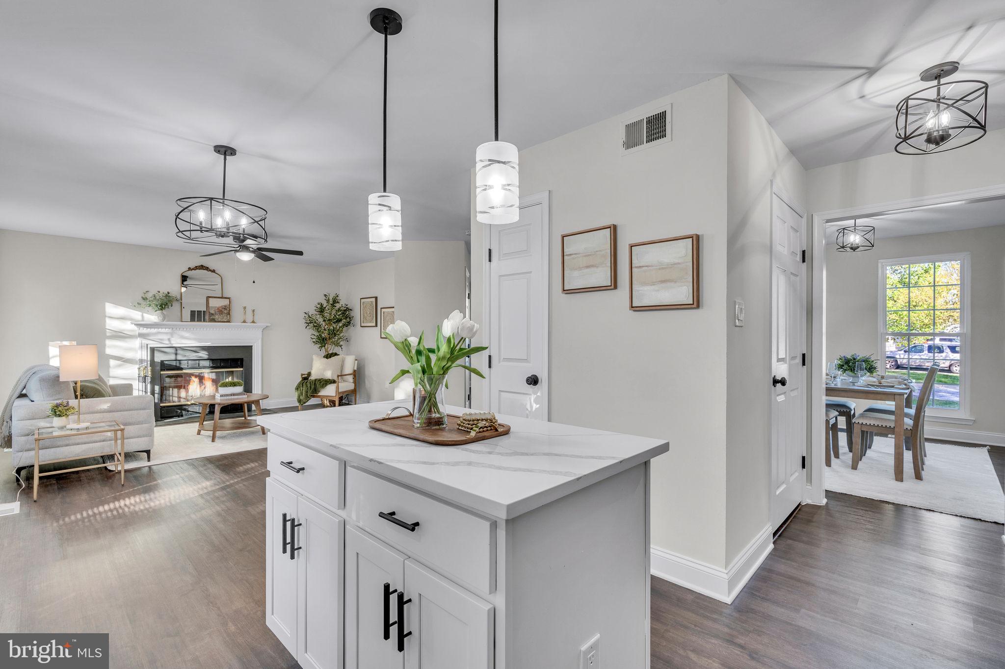 DORCHESTER - ST. CHARLES - Residential