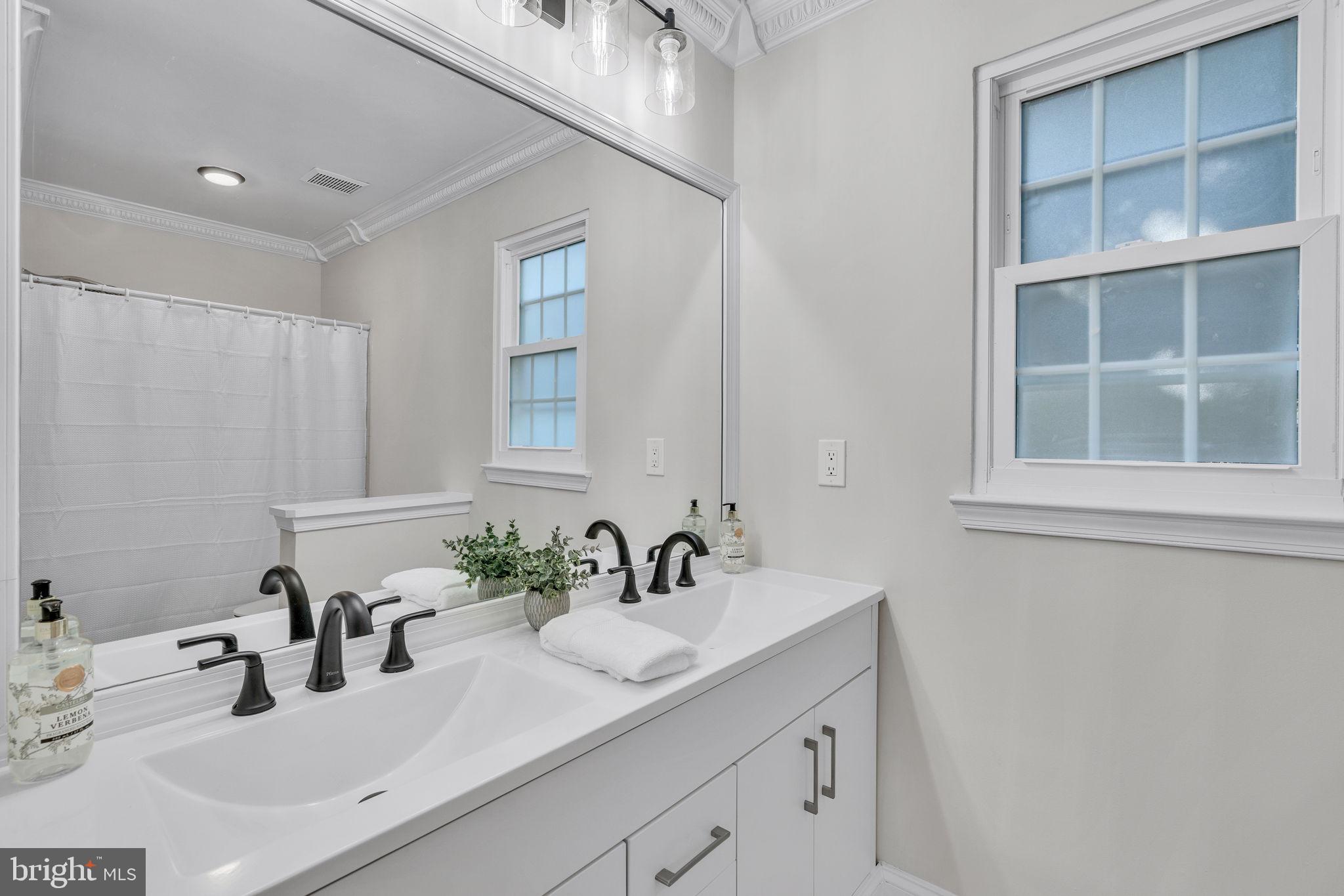 DORCHESTER - ST. CHARLES - Residential