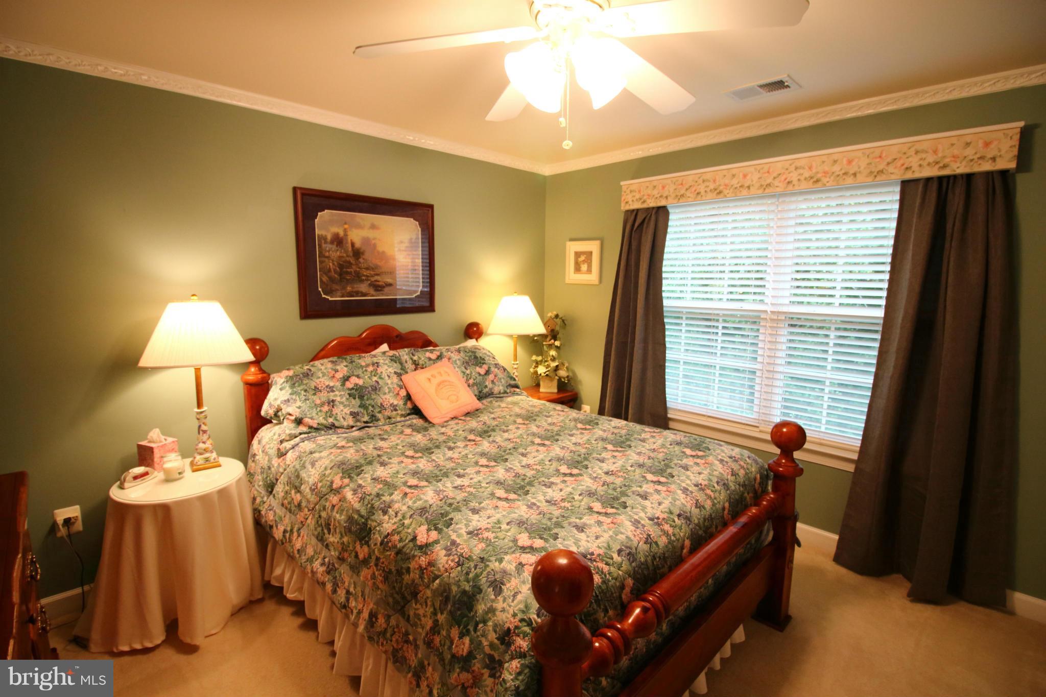 EAGLES POINTE - Residential