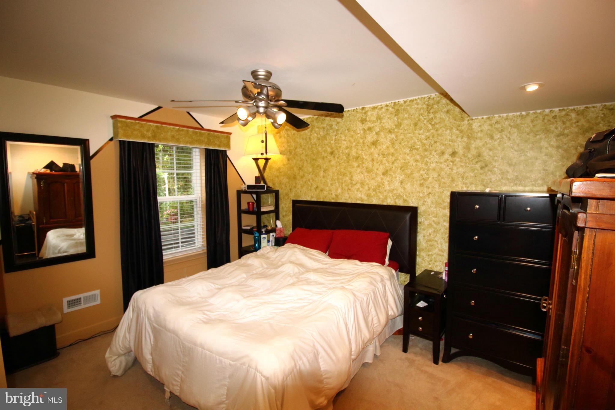 EAGLES POINTE - Residential