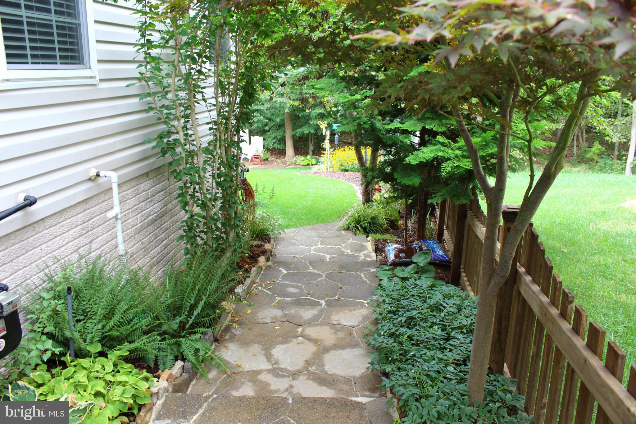 EAGLES POINTE - Residential