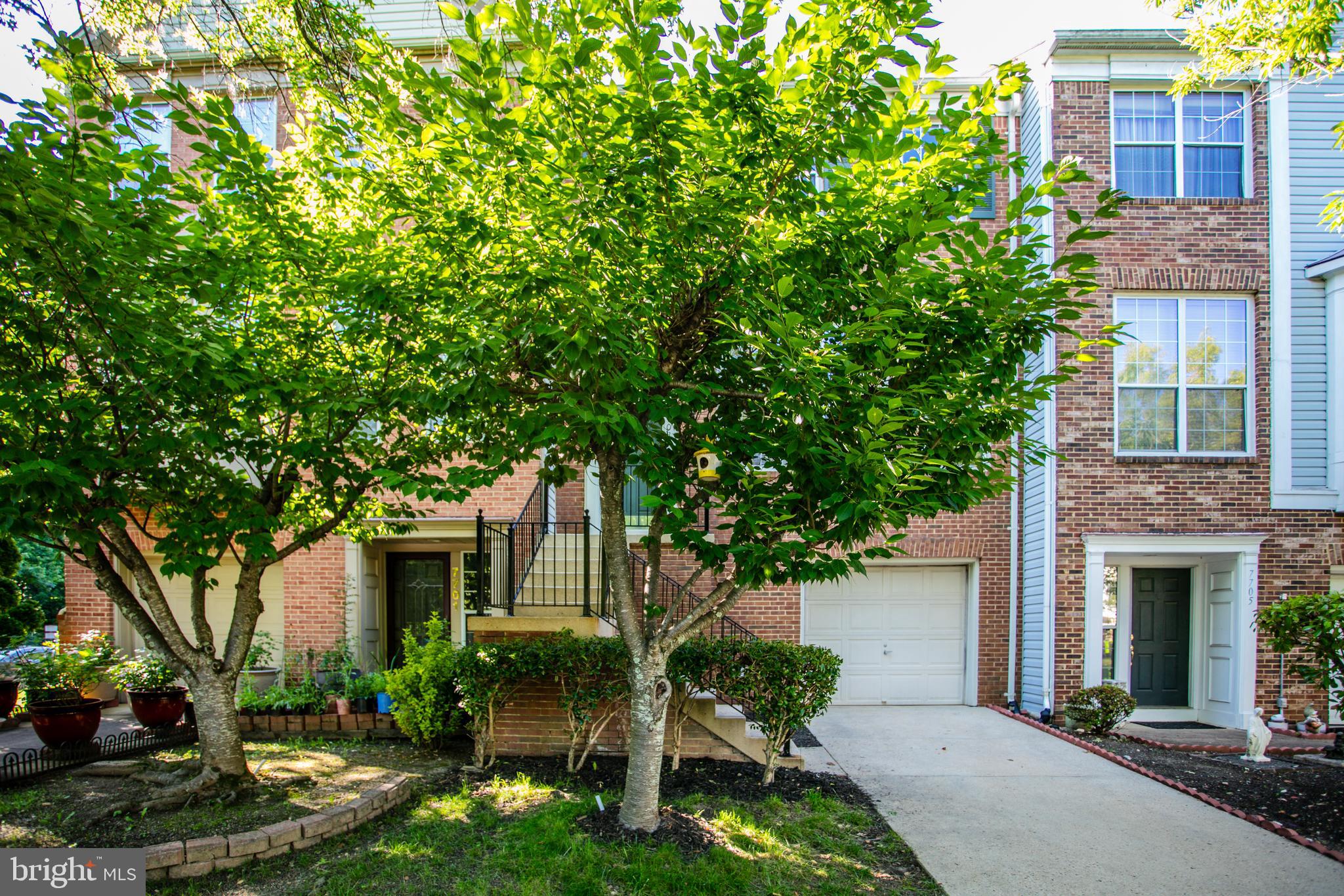 ISLAND CREEK - Residential Lease