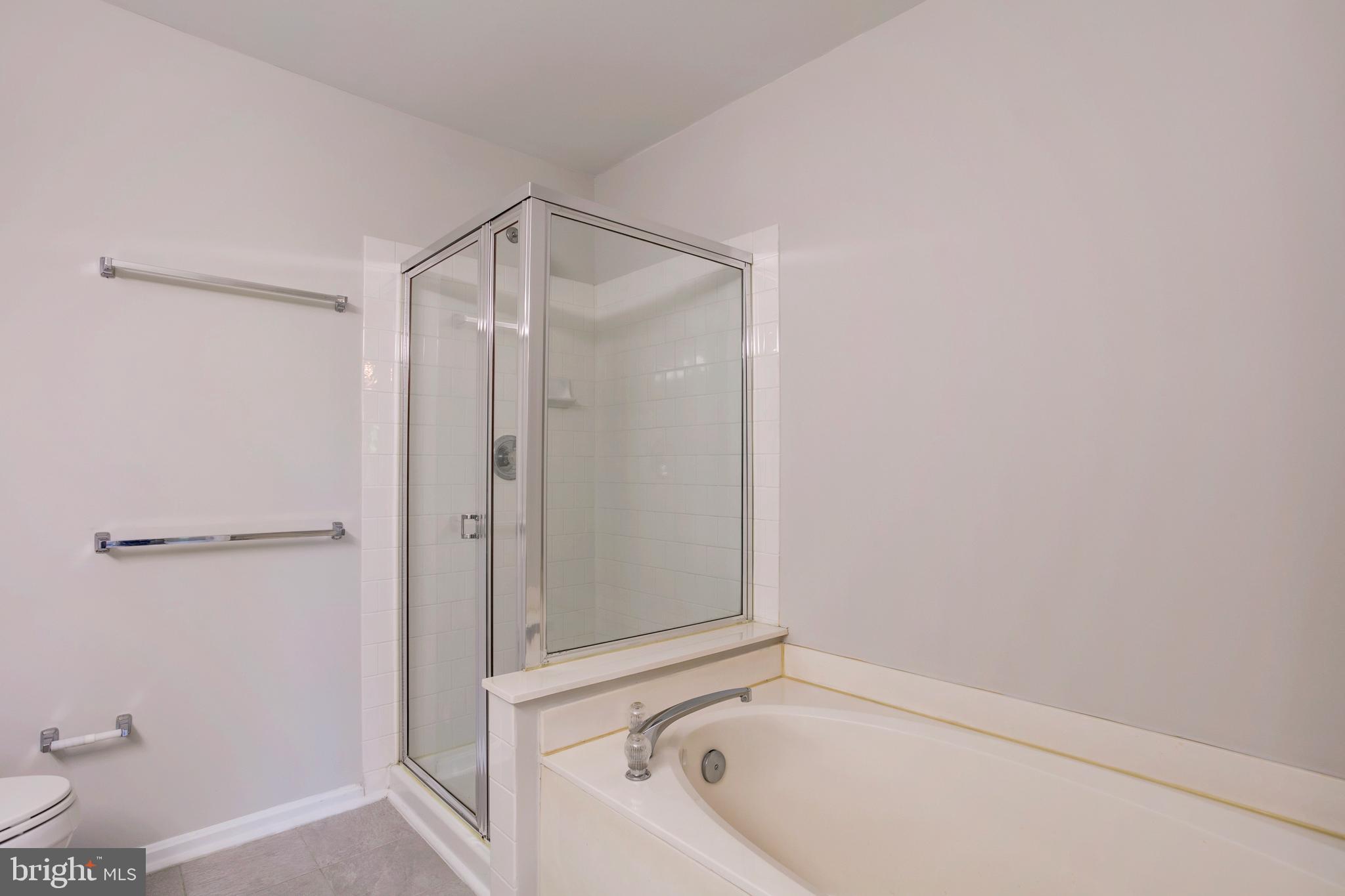 ISLAND CREEK - Residential Lease