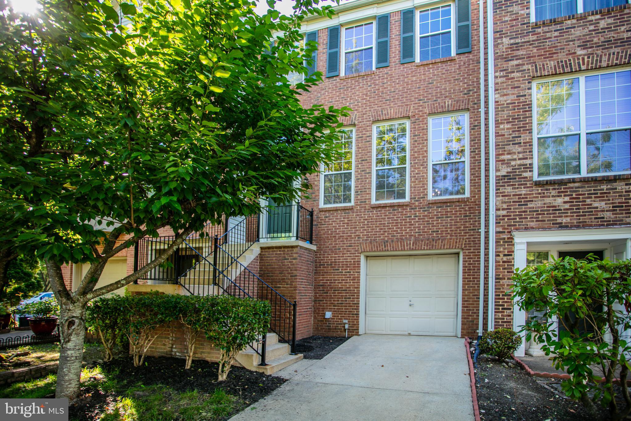 ISLAND CREEK - Residential Lease