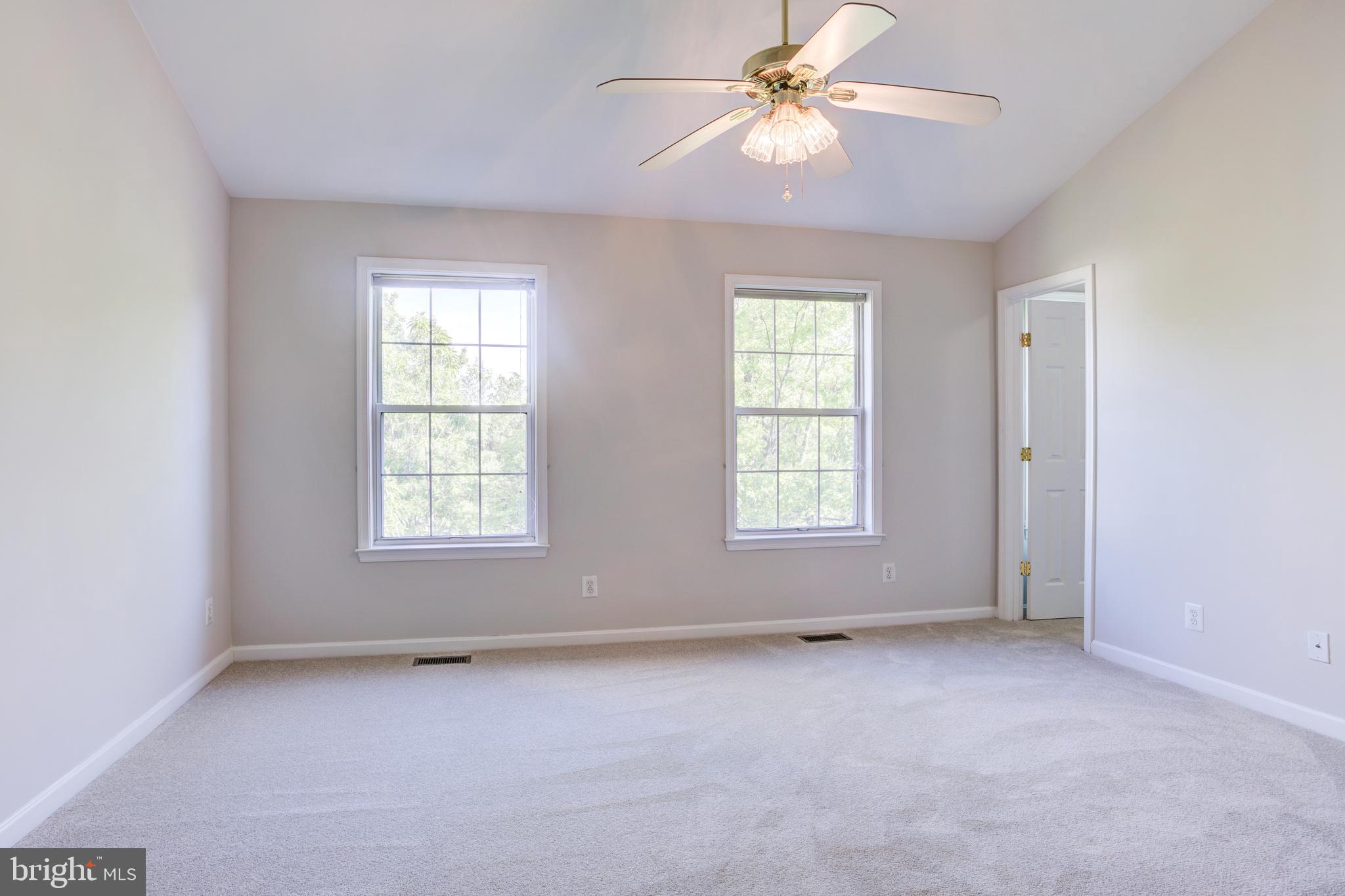 ISLAND CREEK - Residential Lease