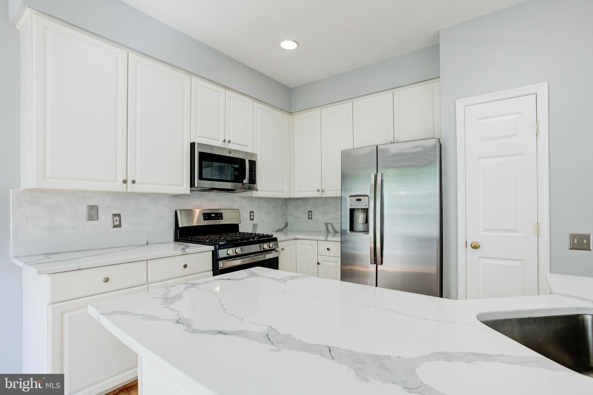 ISLAND CREEK - Residential Lease