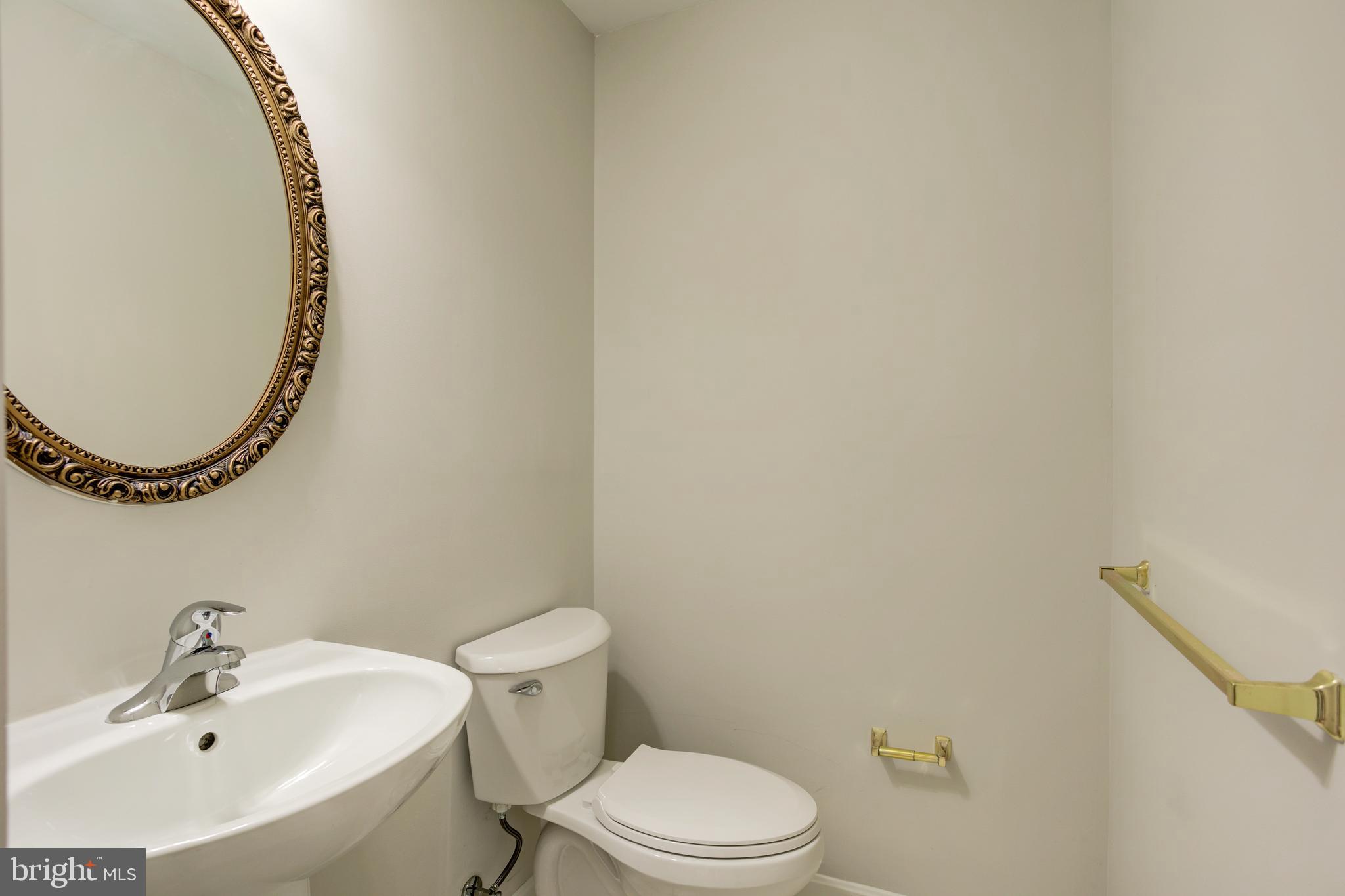 ISLAND CREEK - Residential Lease