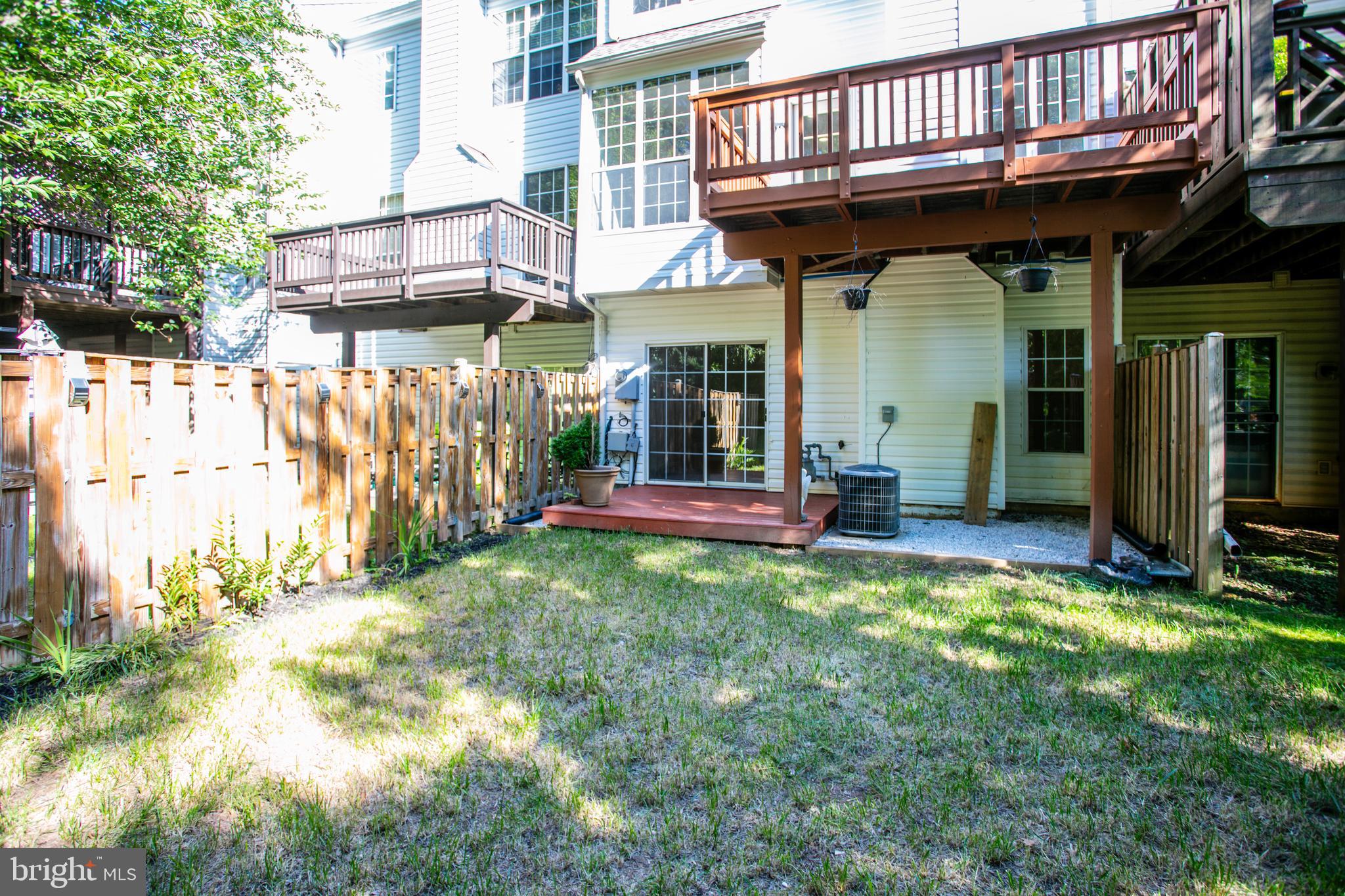 ISLAND CREEK - Residential Lease