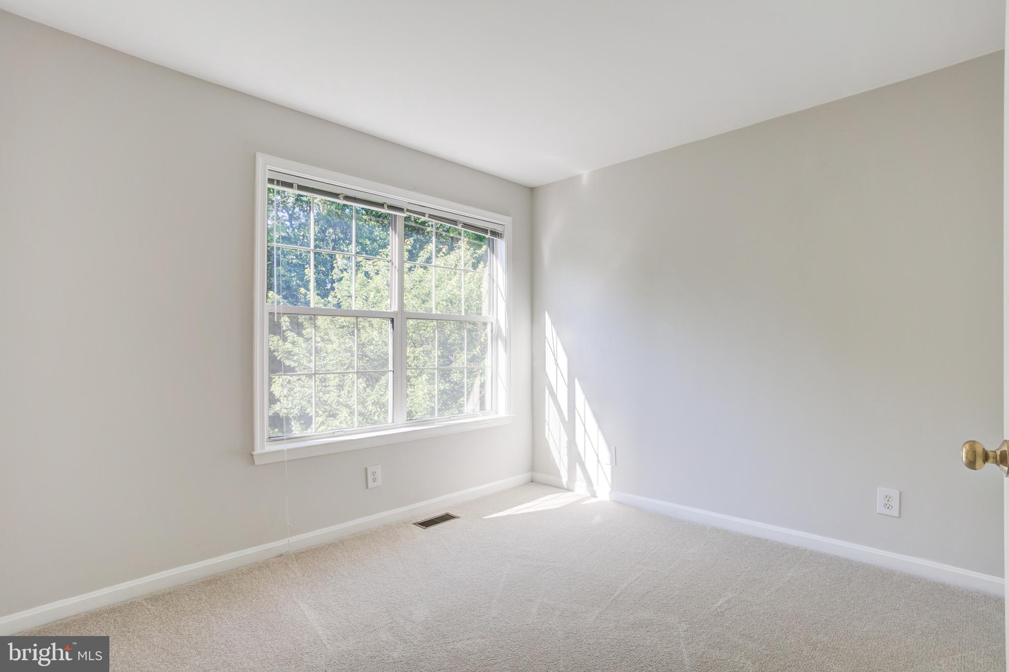 ISLAND CREEK - Residential Lease