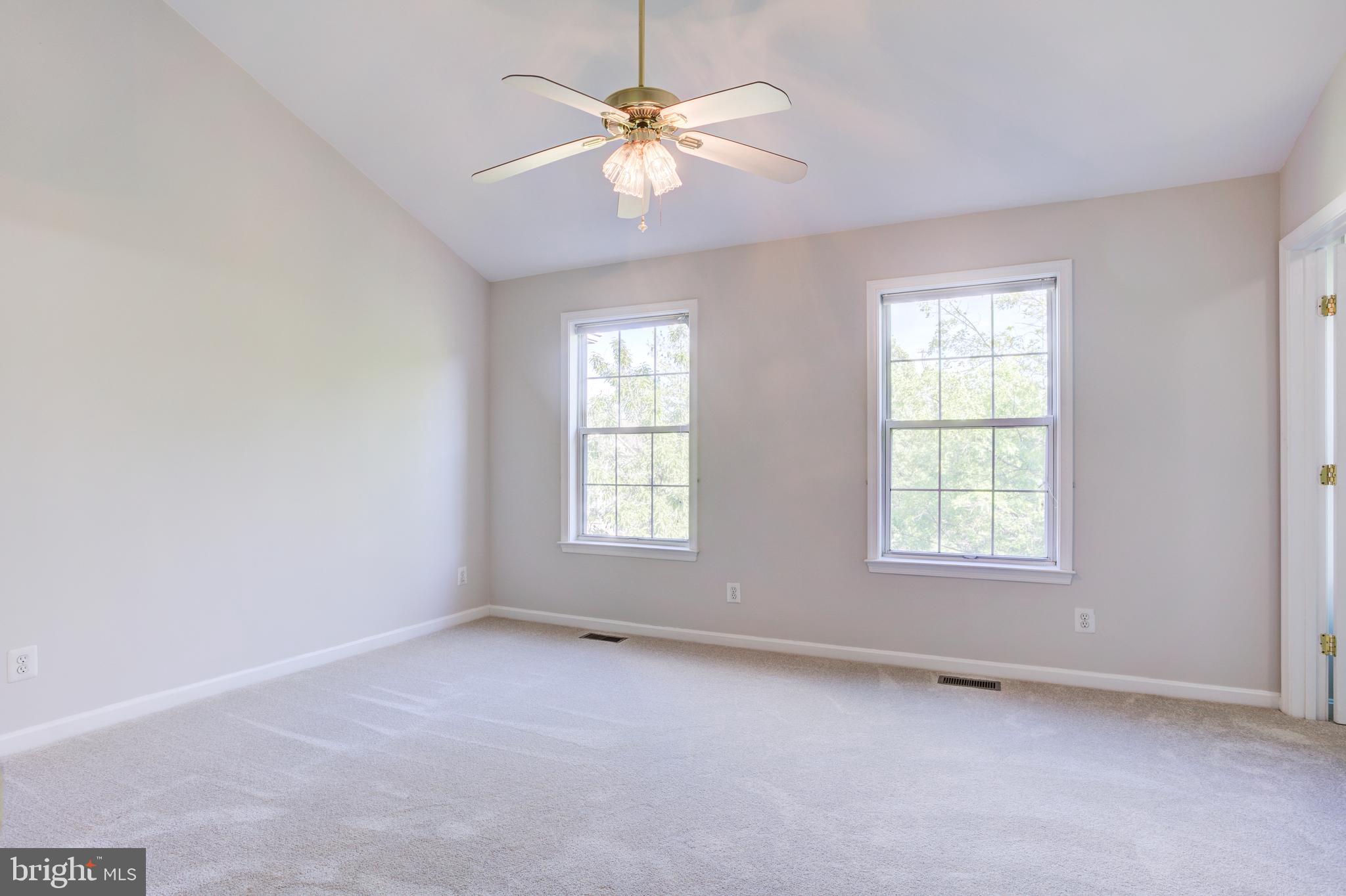 ISLAND CREEK - Residential Lease