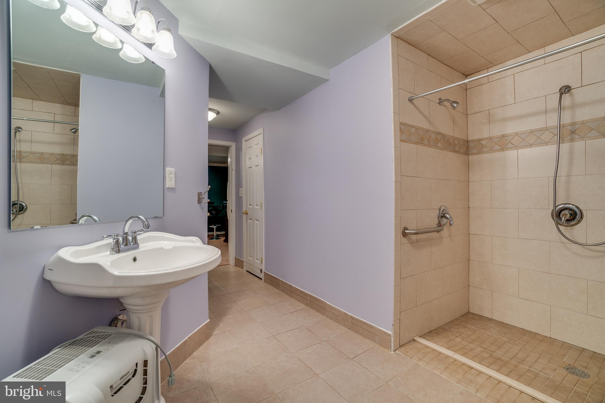 CROWN GRANT - Residential