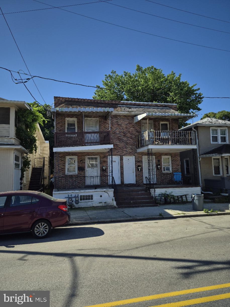 724 E PRINCESS STREET