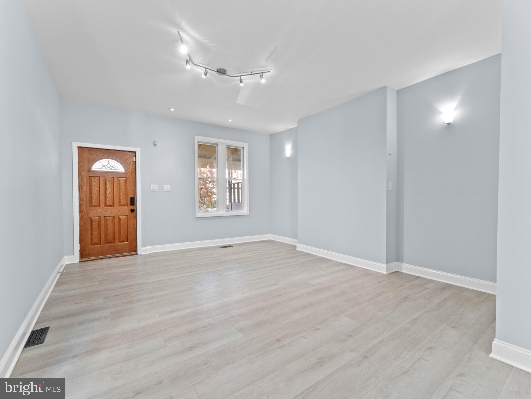 UNIVERSITY CITY - Residential