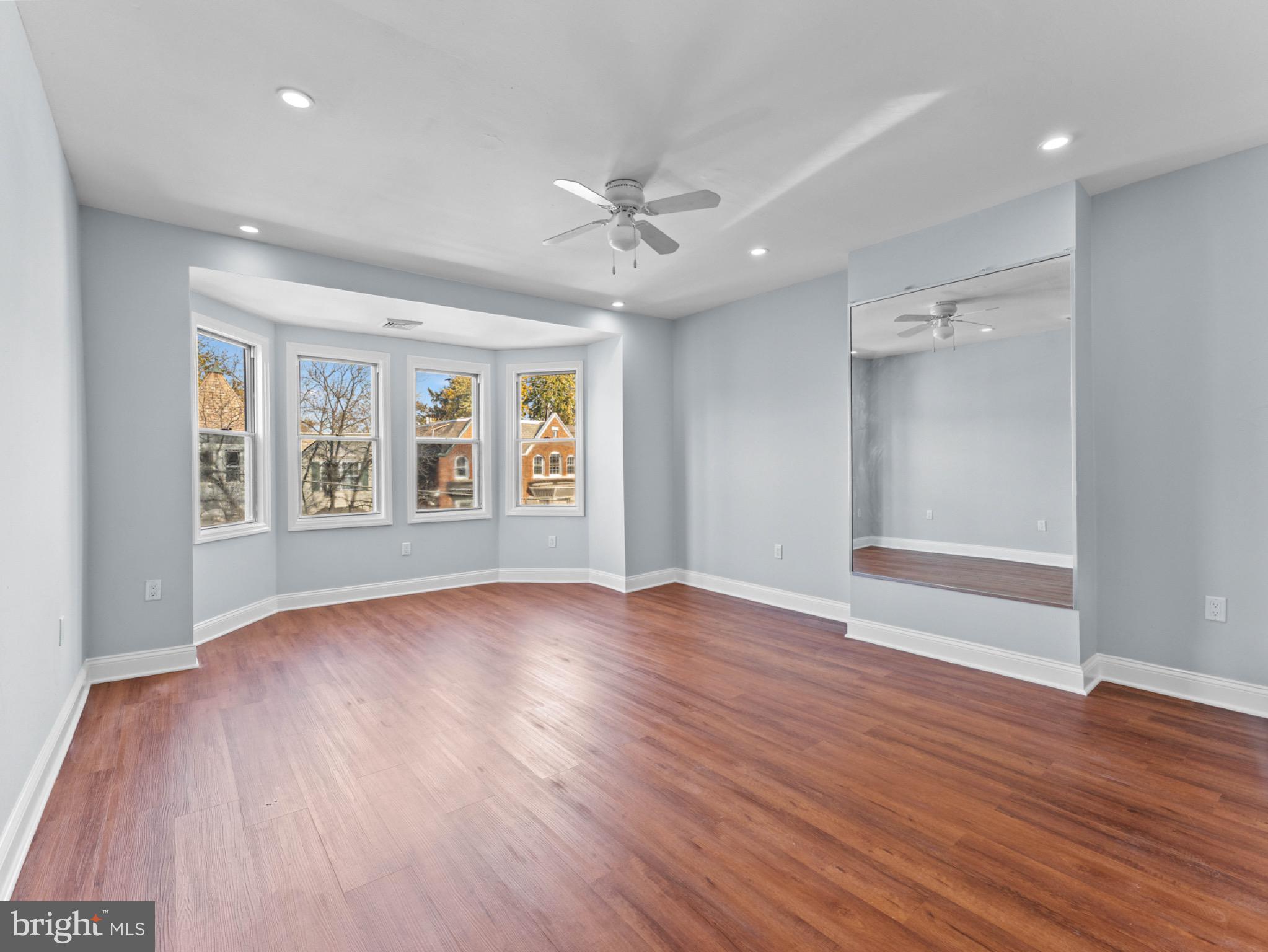 UNIVERSITY CITY - Residential