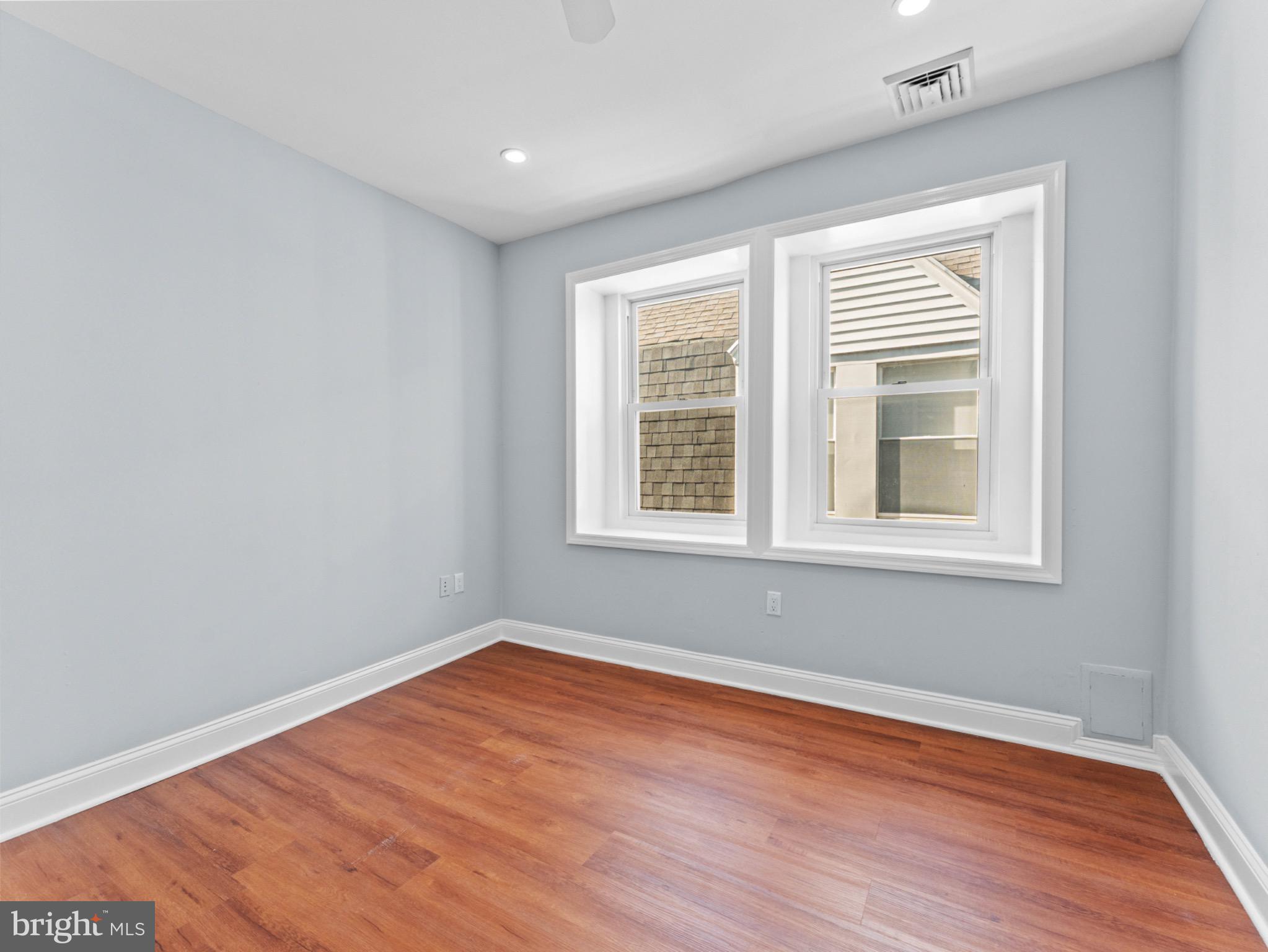 UNIVERSITY CITY - Residential