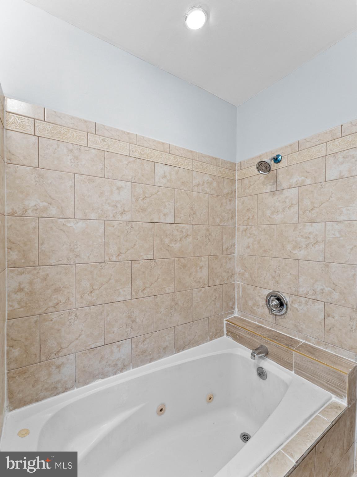 UNIVERSITY CITY - Residential