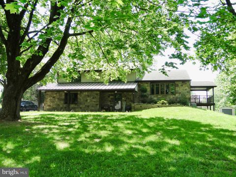 74 HIGHSPIRE ROAD RICHBORO PA 18954