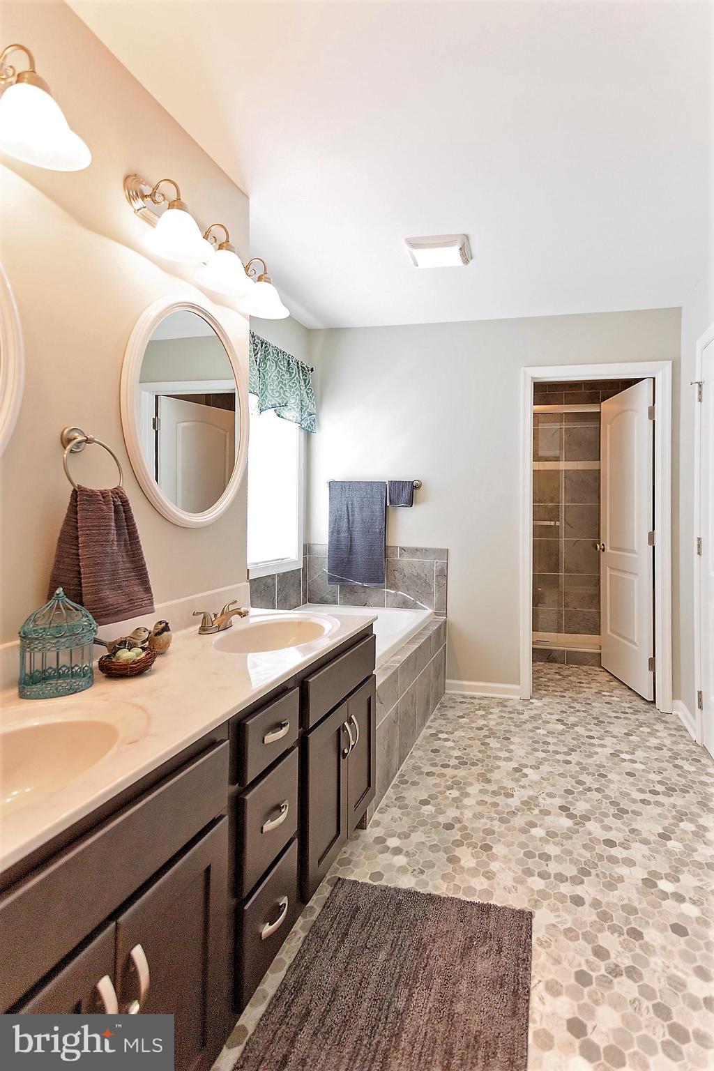 RED HILL - Residential