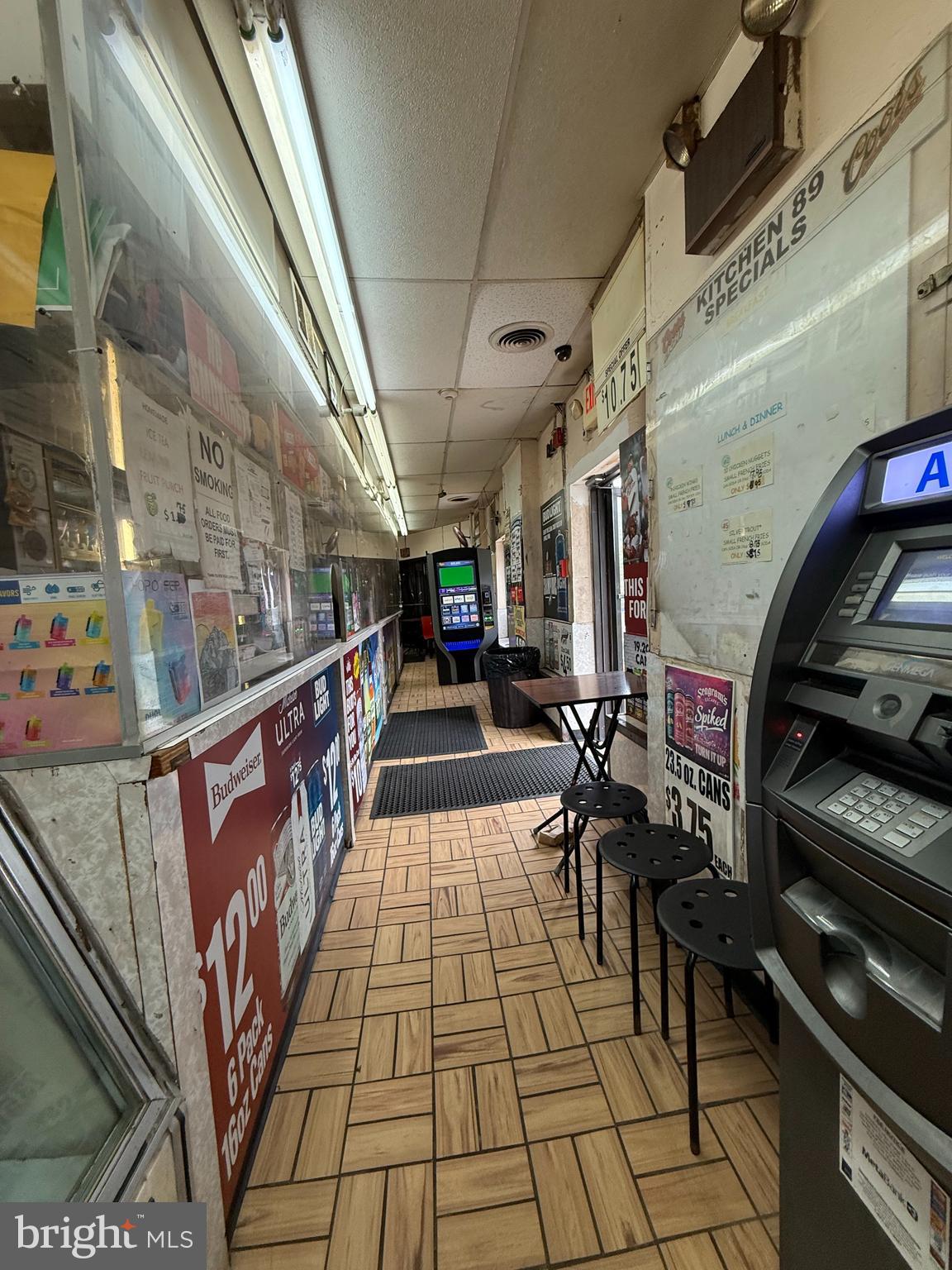 STRAWBERRY MANSION - Land