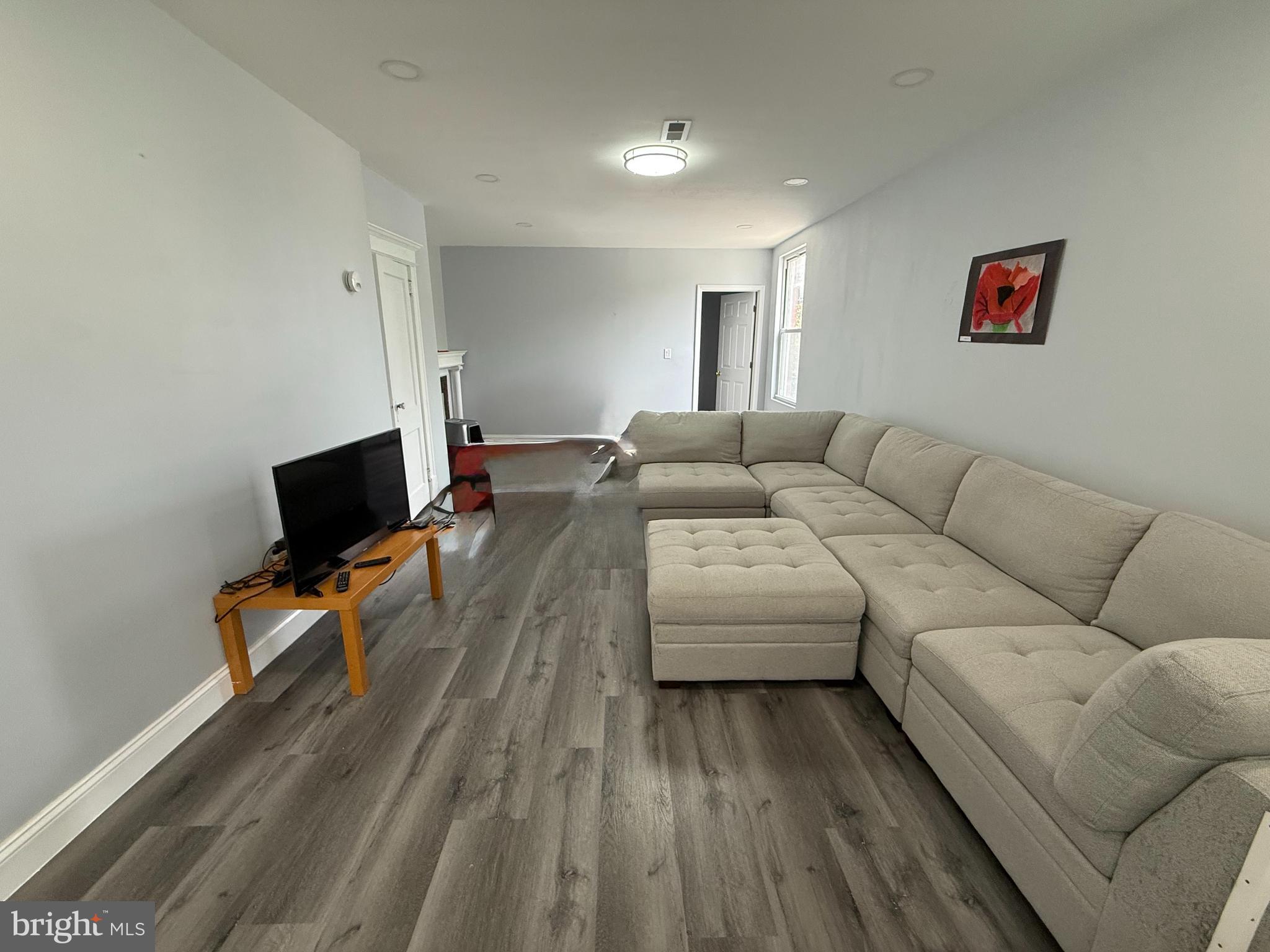 STRAWBERRY MANSION - Land