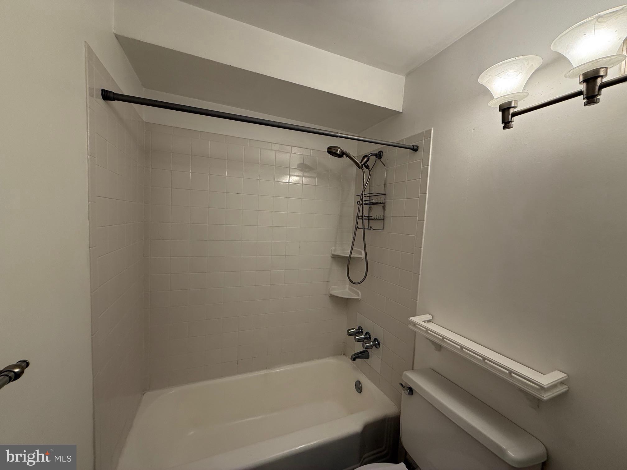 FALLS PLAZA - Residential