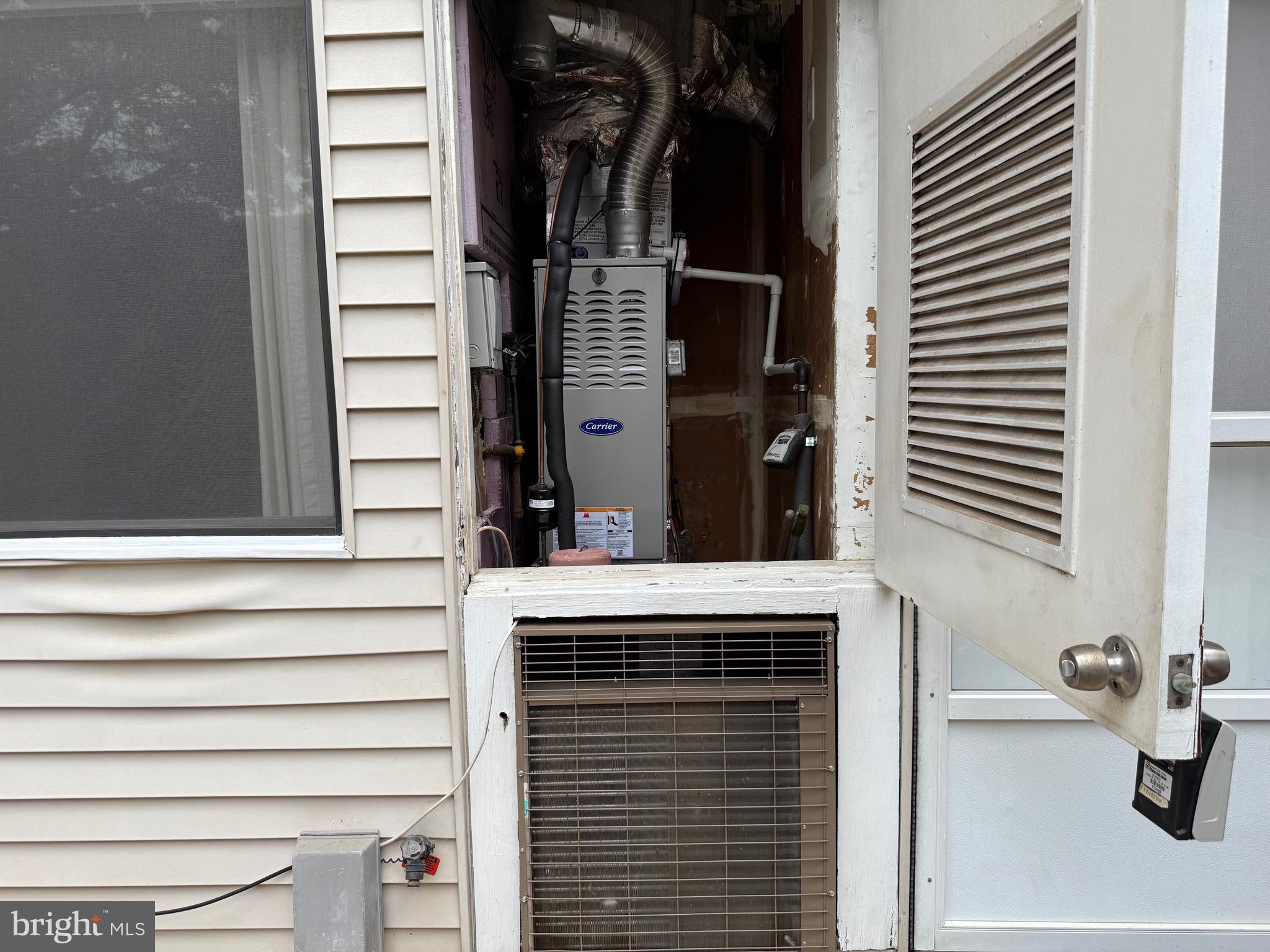 FALLS PLAZA - Residential