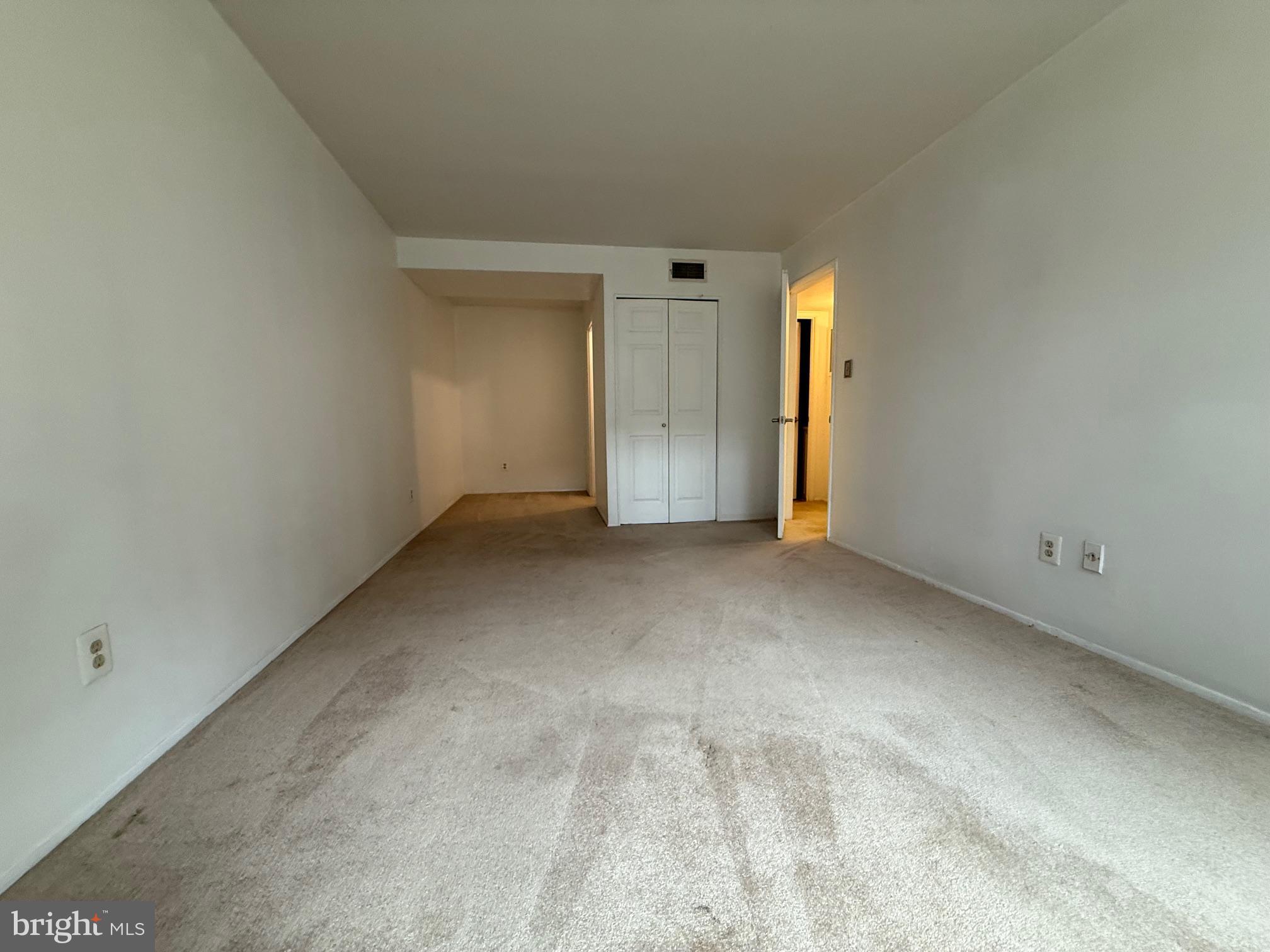 FALLS PLAZA - Residential