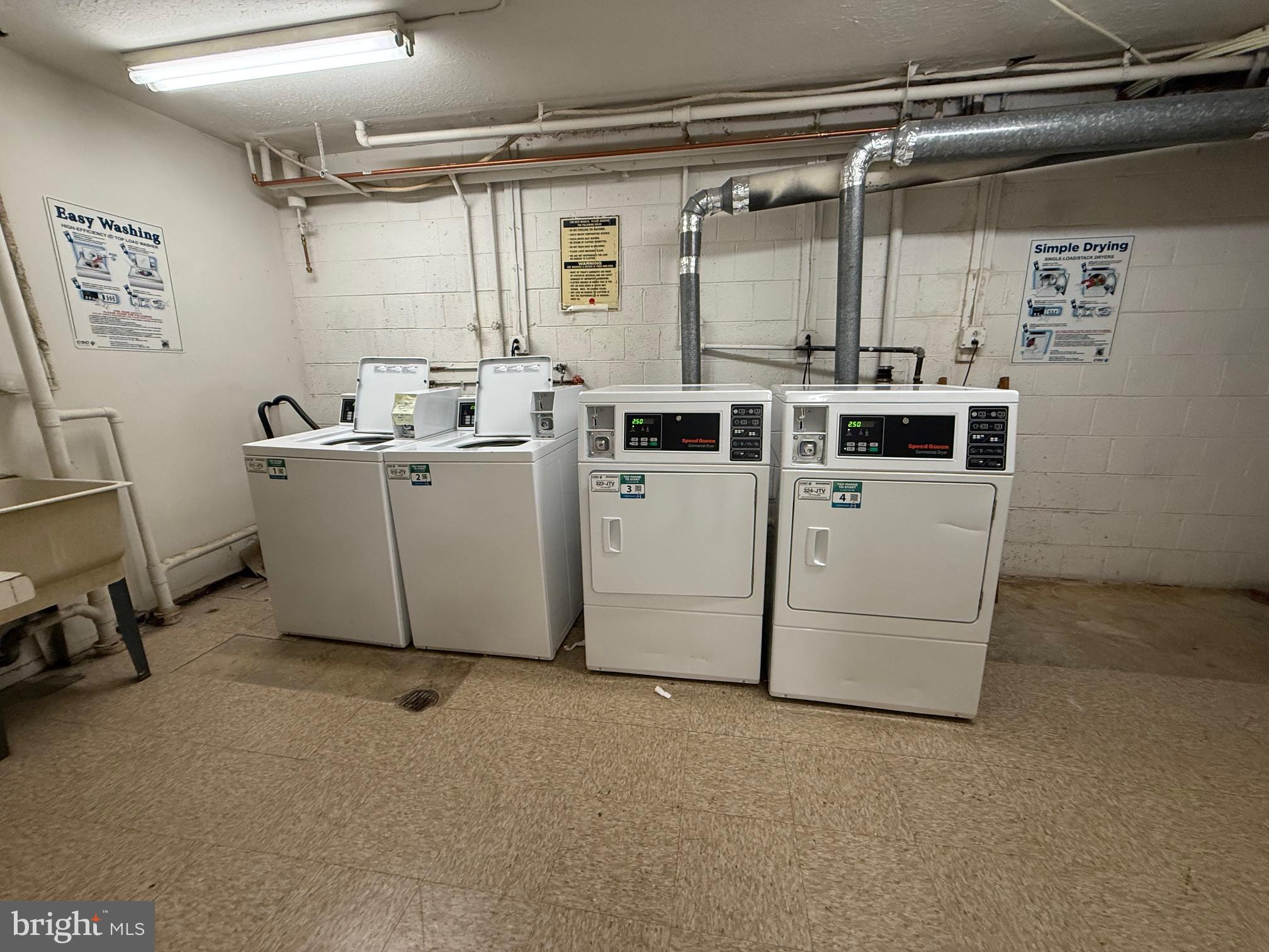 FALLS PLAZA - Residential