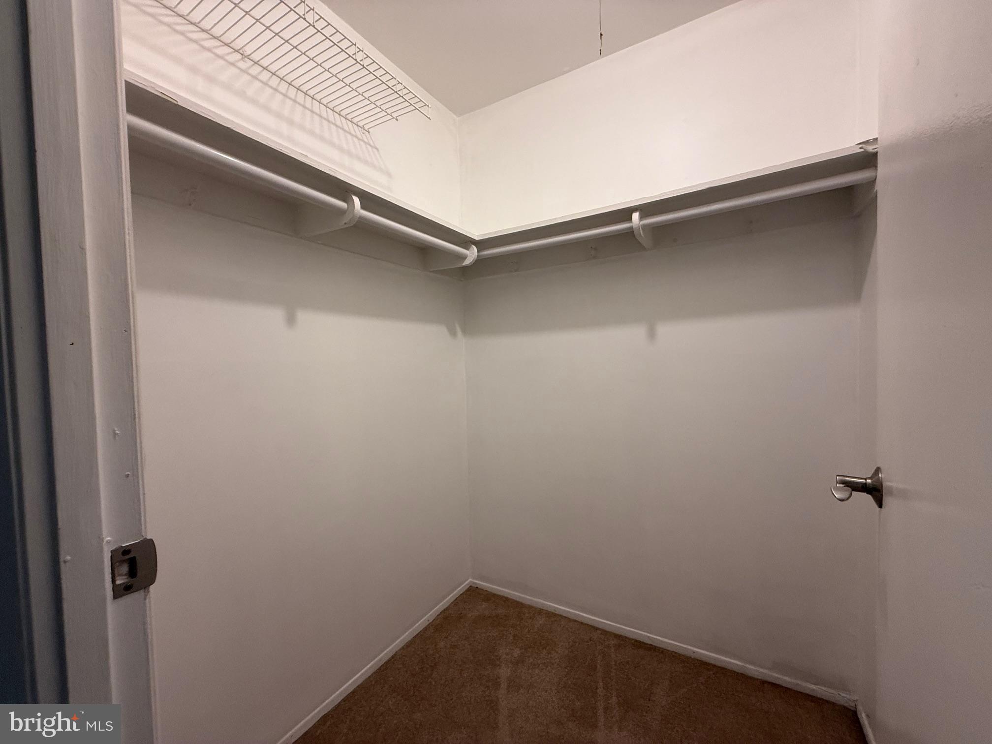 FALLS PLAZA - Residential