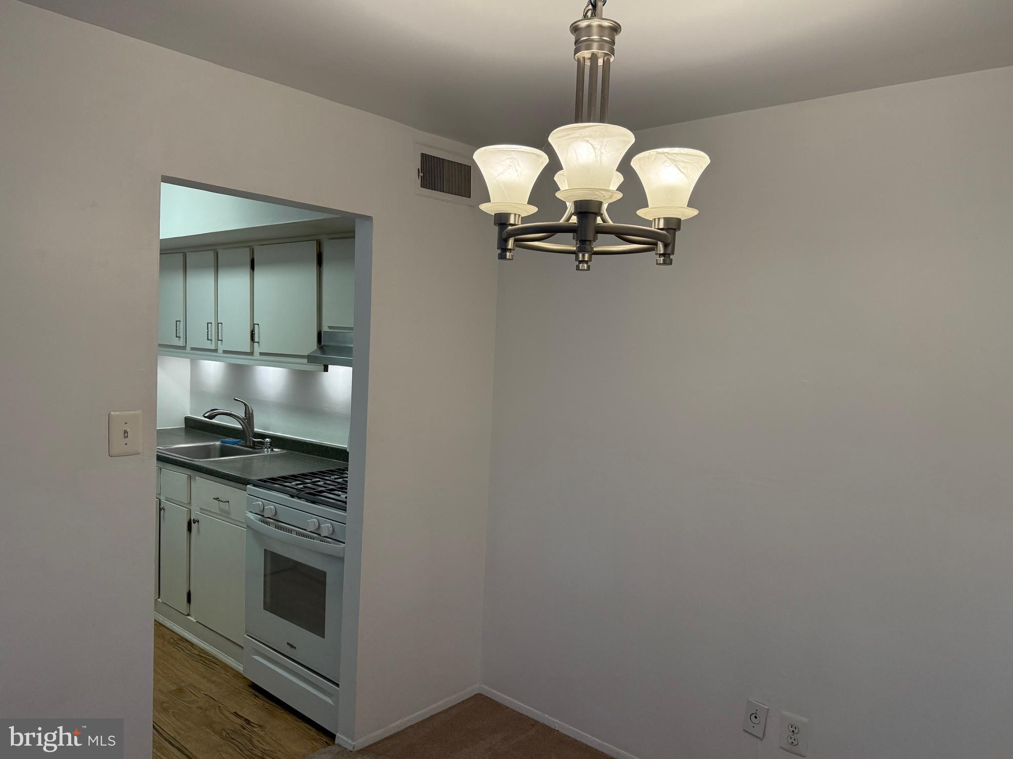 FALLS PLAZA - Residential