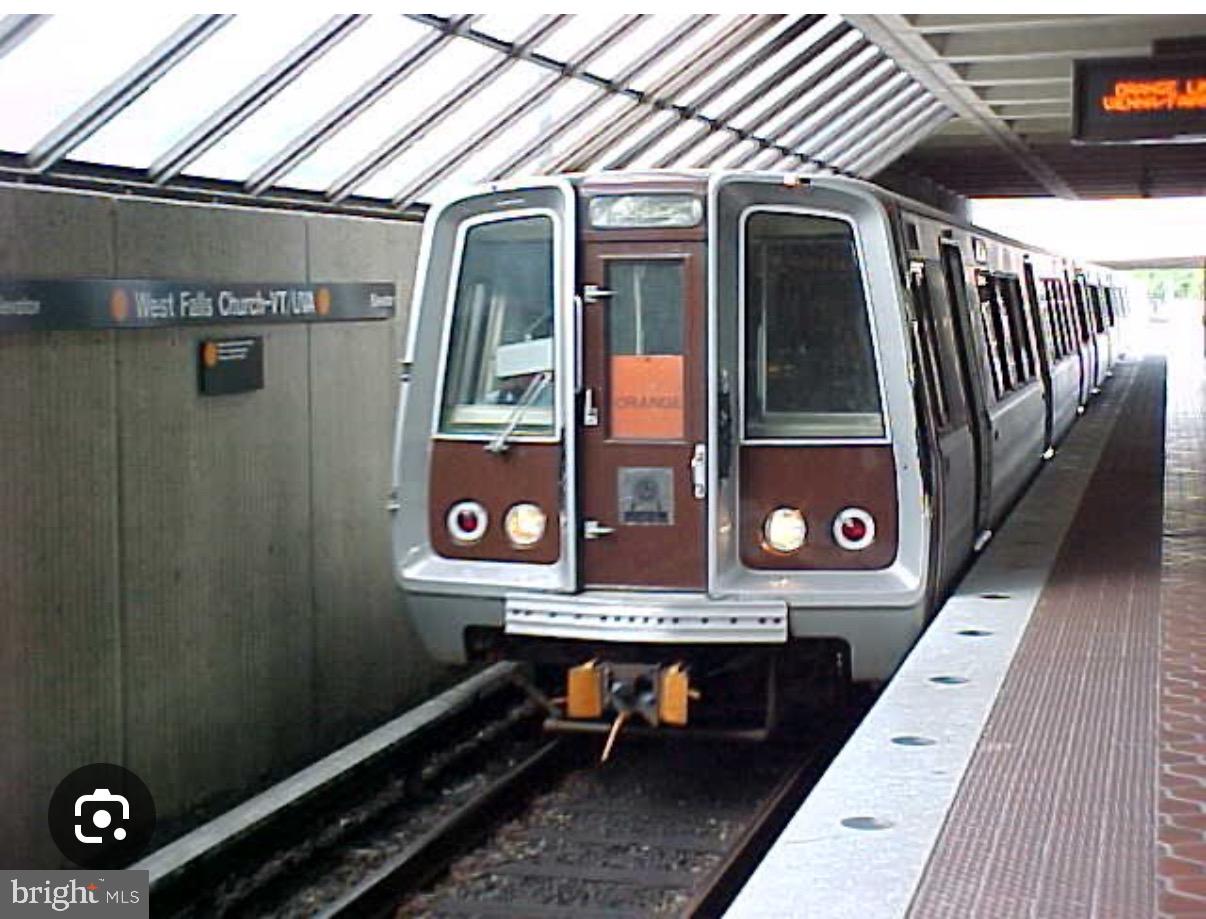 FALLS PLAZA - Residential