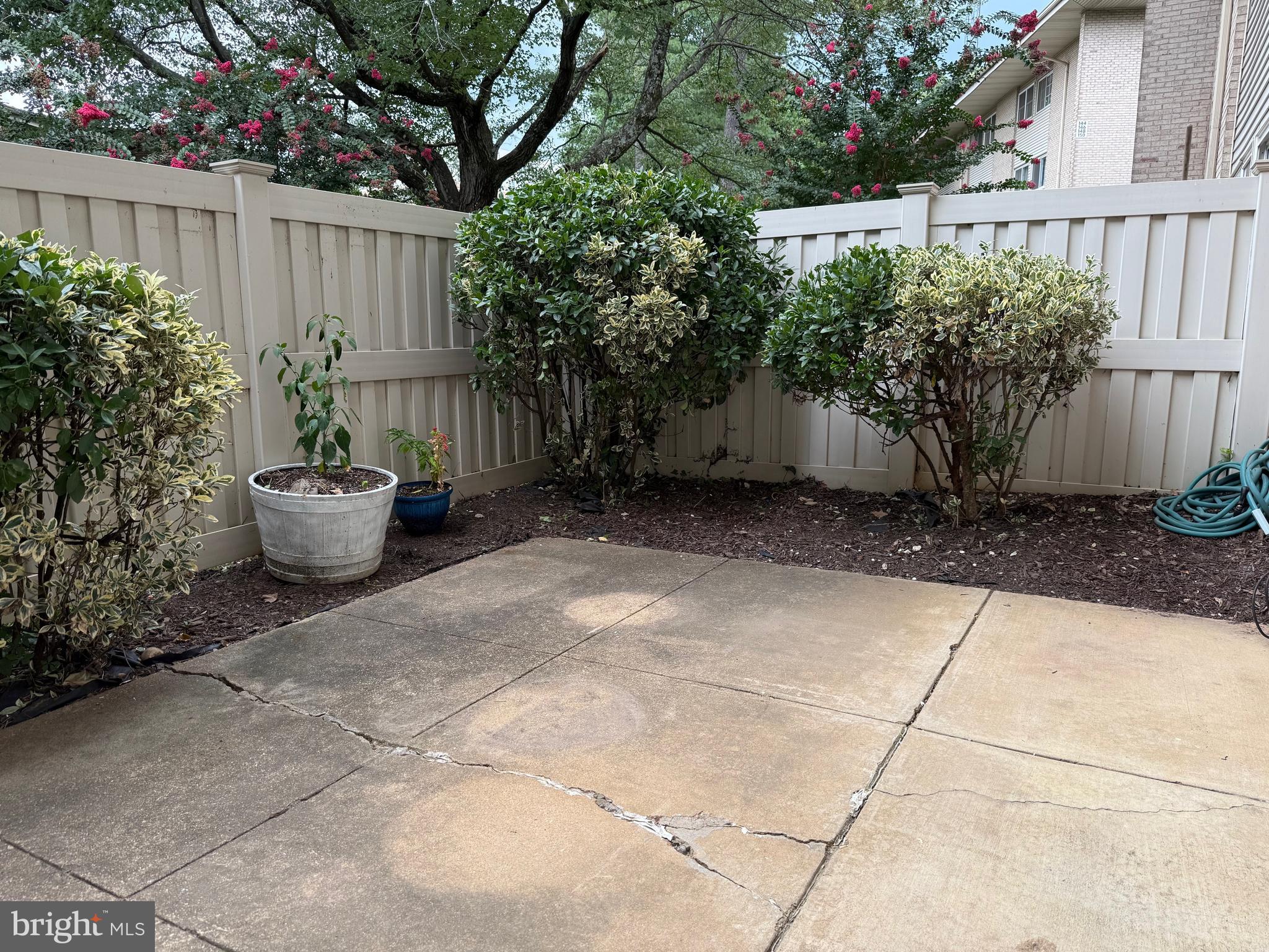 FALLS PLAZA - Residential