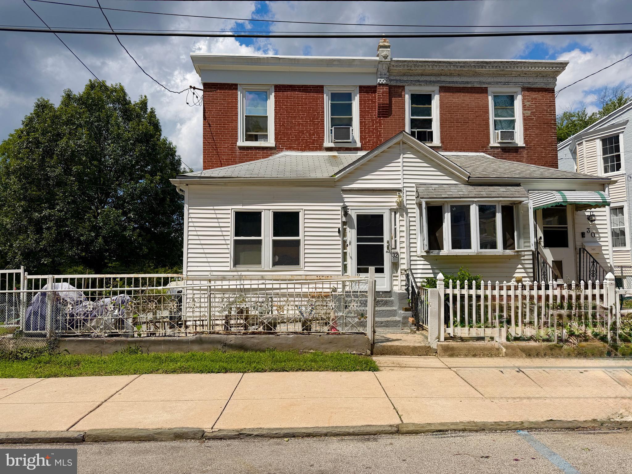 32 S 12TH STREET