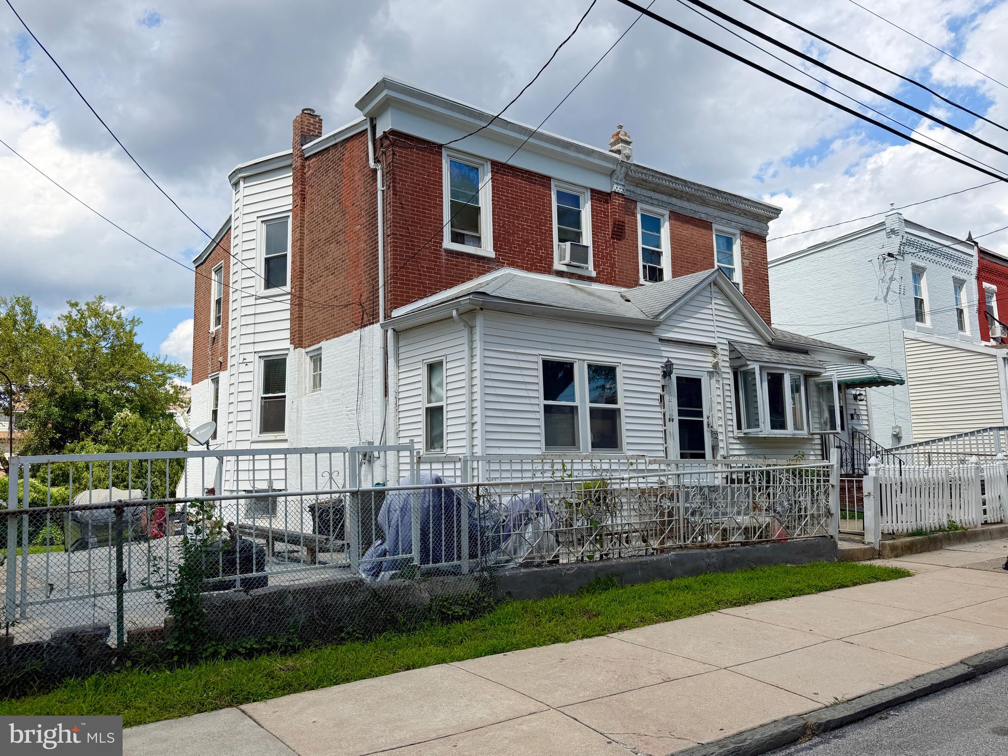32 S 12TH STREET