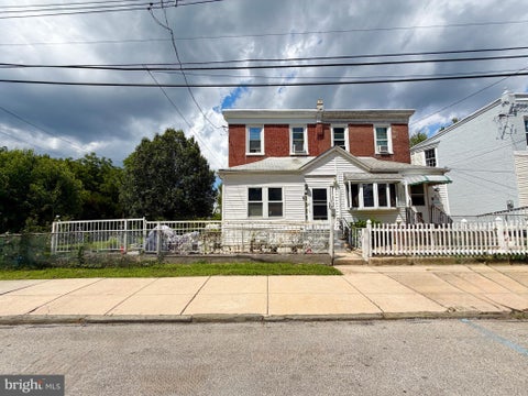Townhouse For Sale - 32 S 12th Street<br/> DARBY, PA 19023