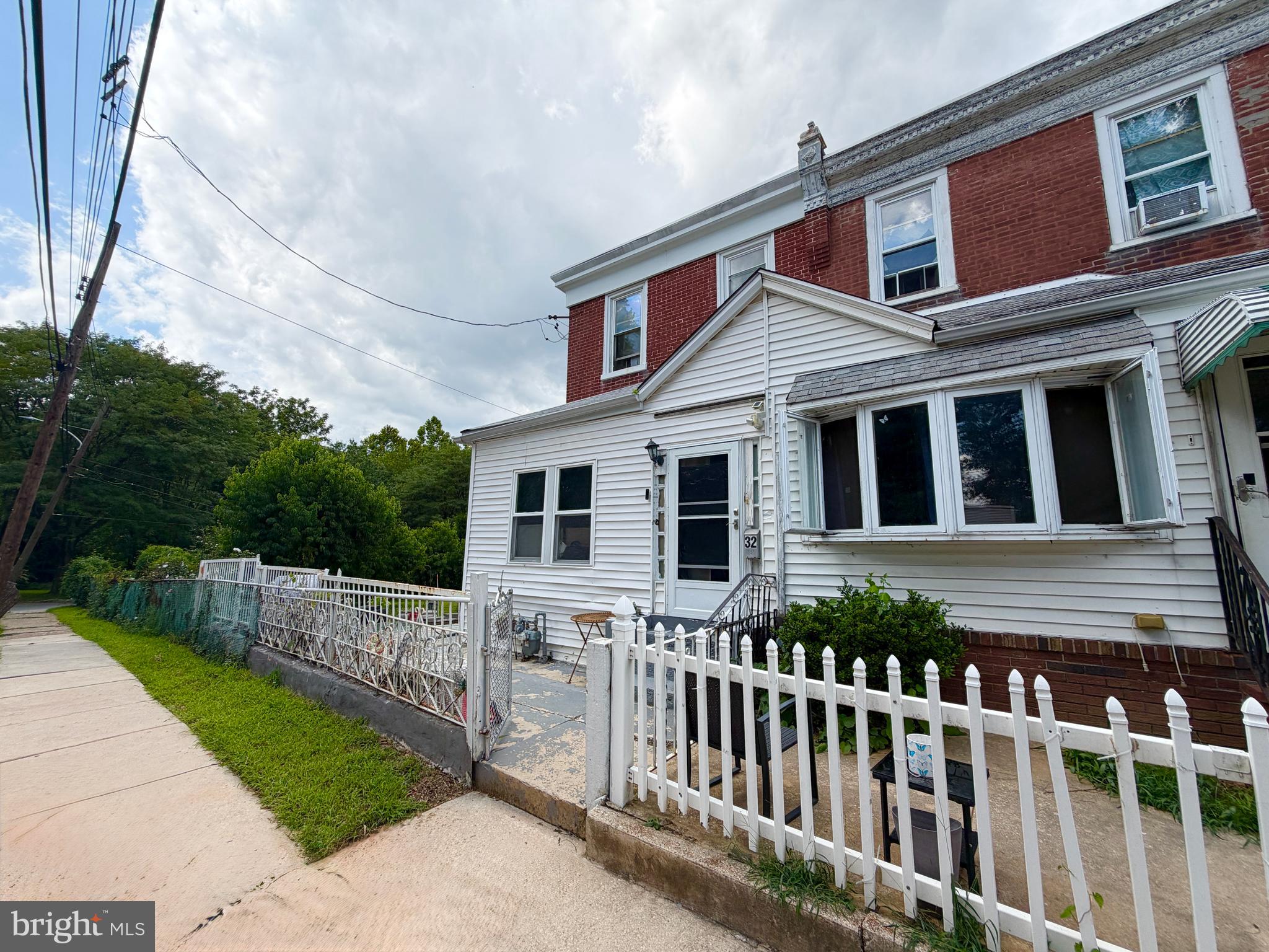 32 S 12TH STREET