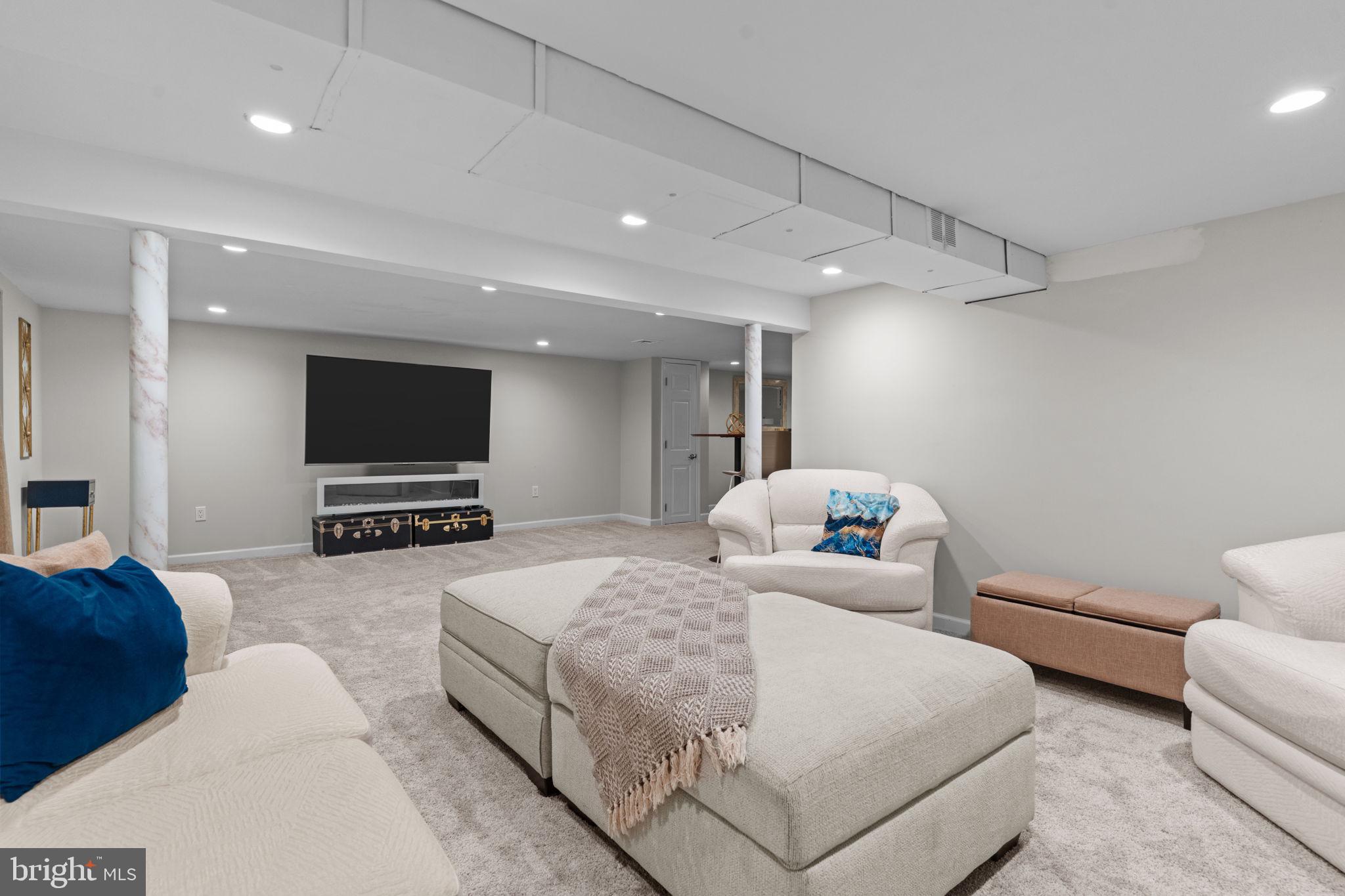 HALLOWELL - Residential