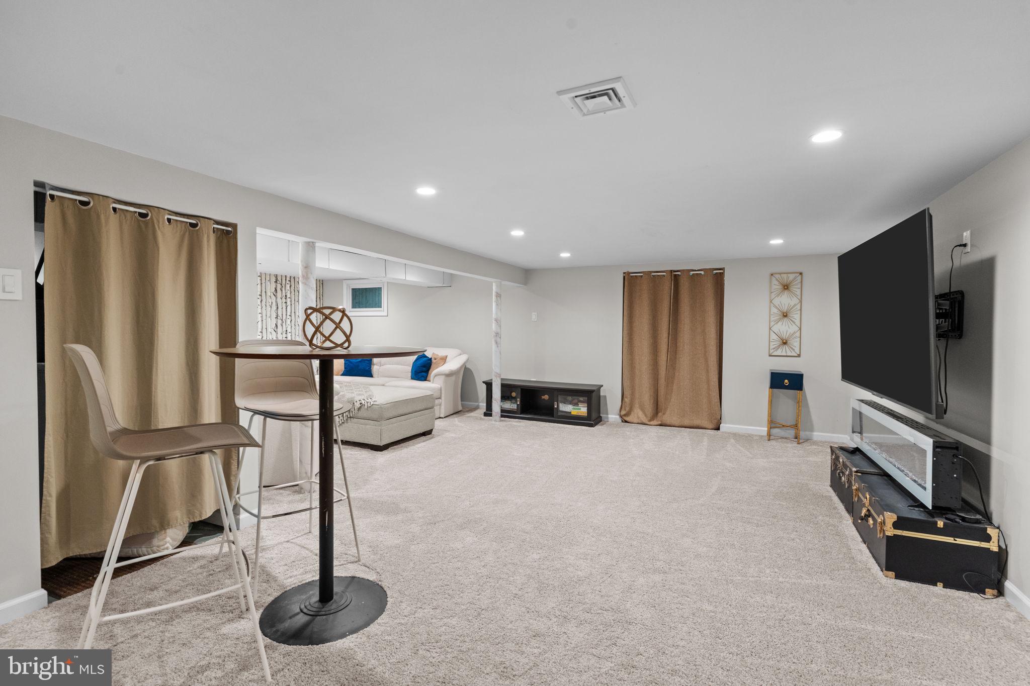 HALLOWELL - Residential