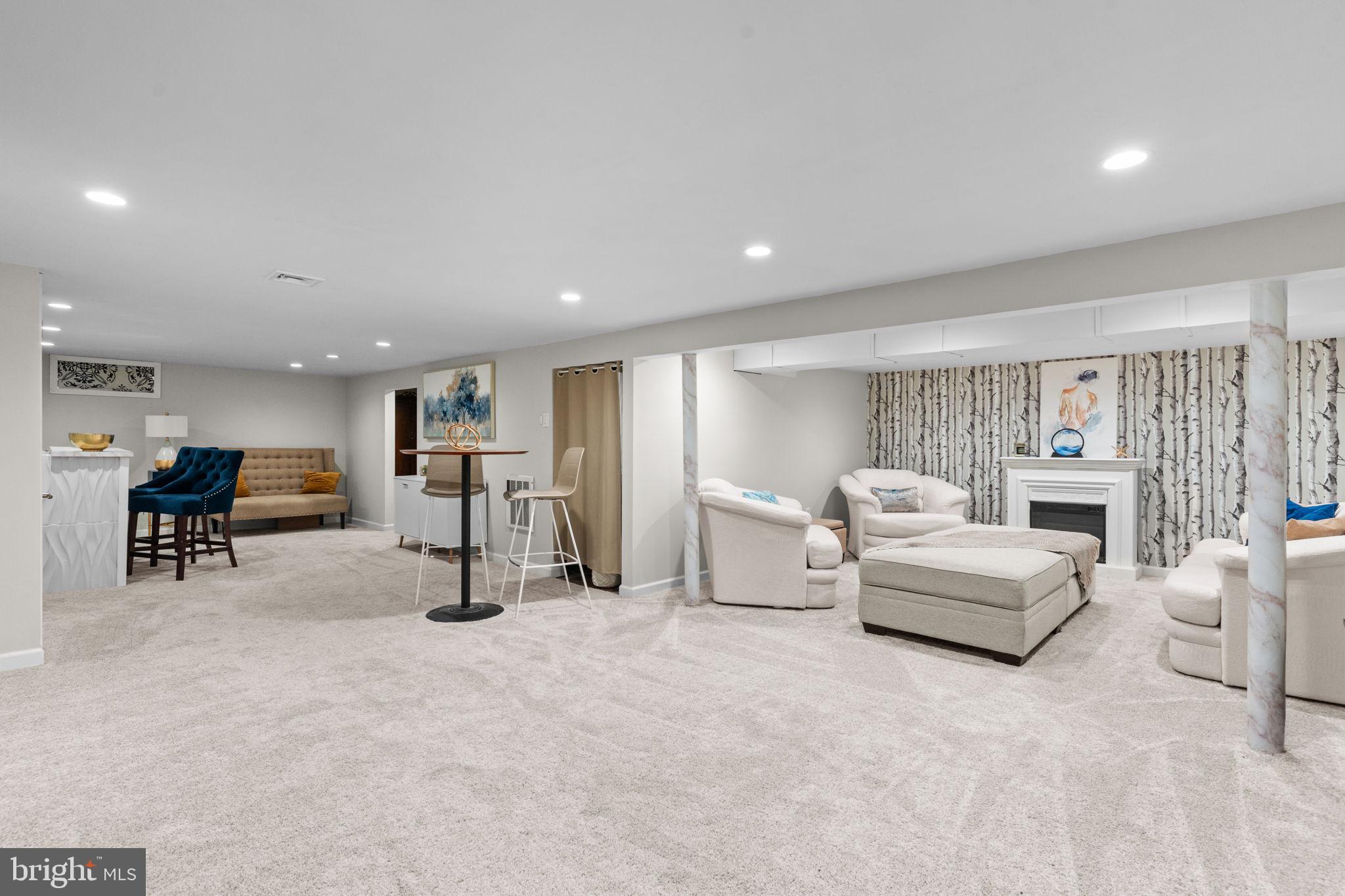 HALLOWELL - Residential