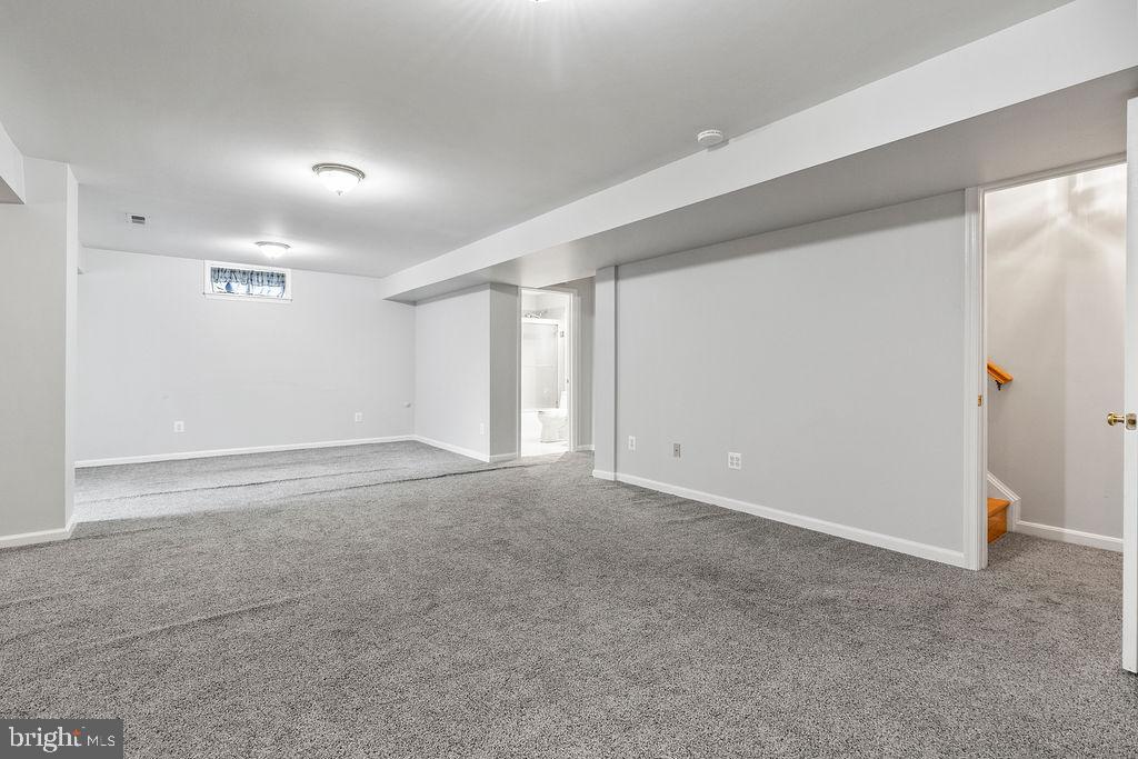 THE VILLAGES AT BRISTOL - Residential Lease