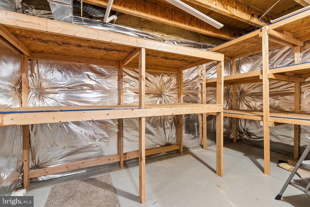 THE VILLAGES AT BRISTOL - Residential Lease