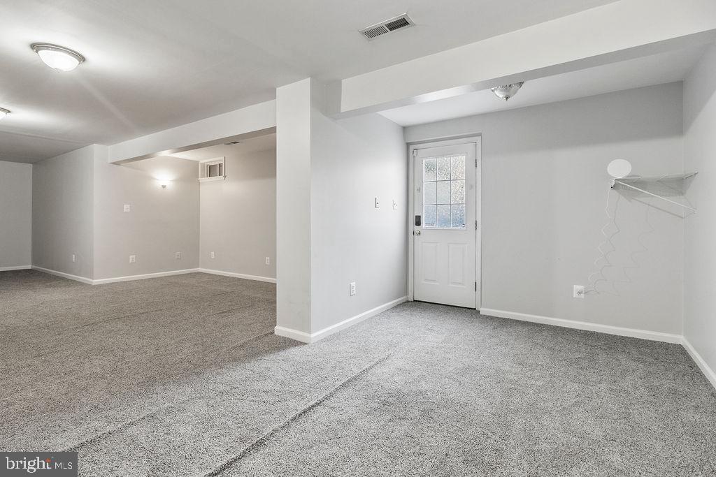 THE VILLAGES AT BRISTOL - Residential Lease