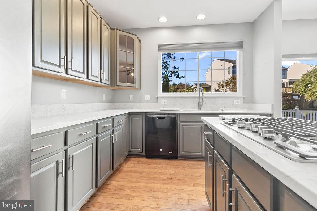 THE VILLAGES AT BRISTOL - Residential Lease